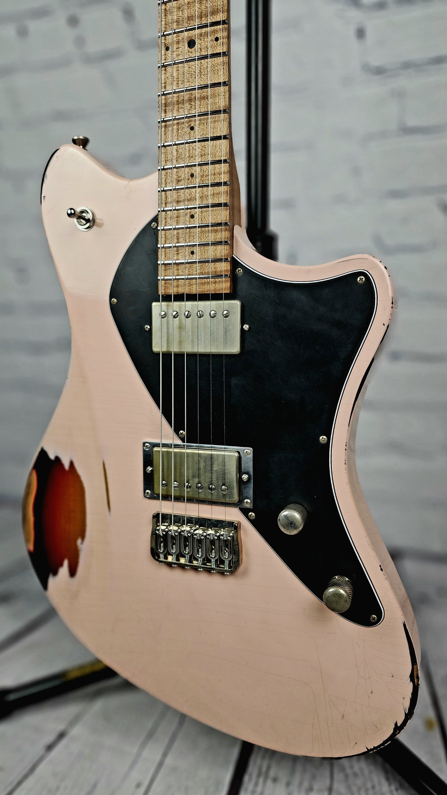 Balaguer Guitars USA Series Espada Shell Pink Over Sunburst Roasted Maple