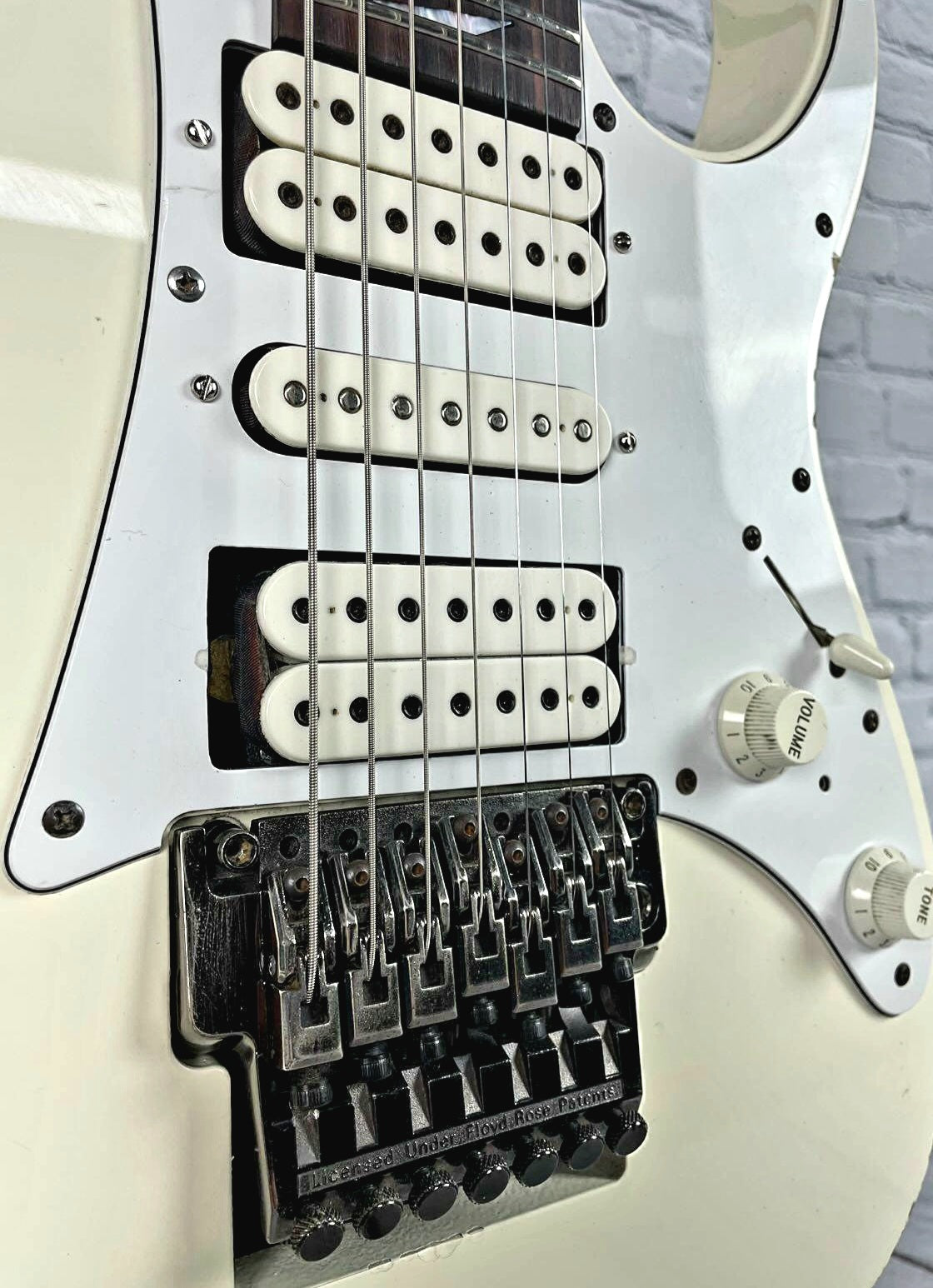 USED Ibanez Universe UV7PWH 1991 White 7 String Electric Guitar