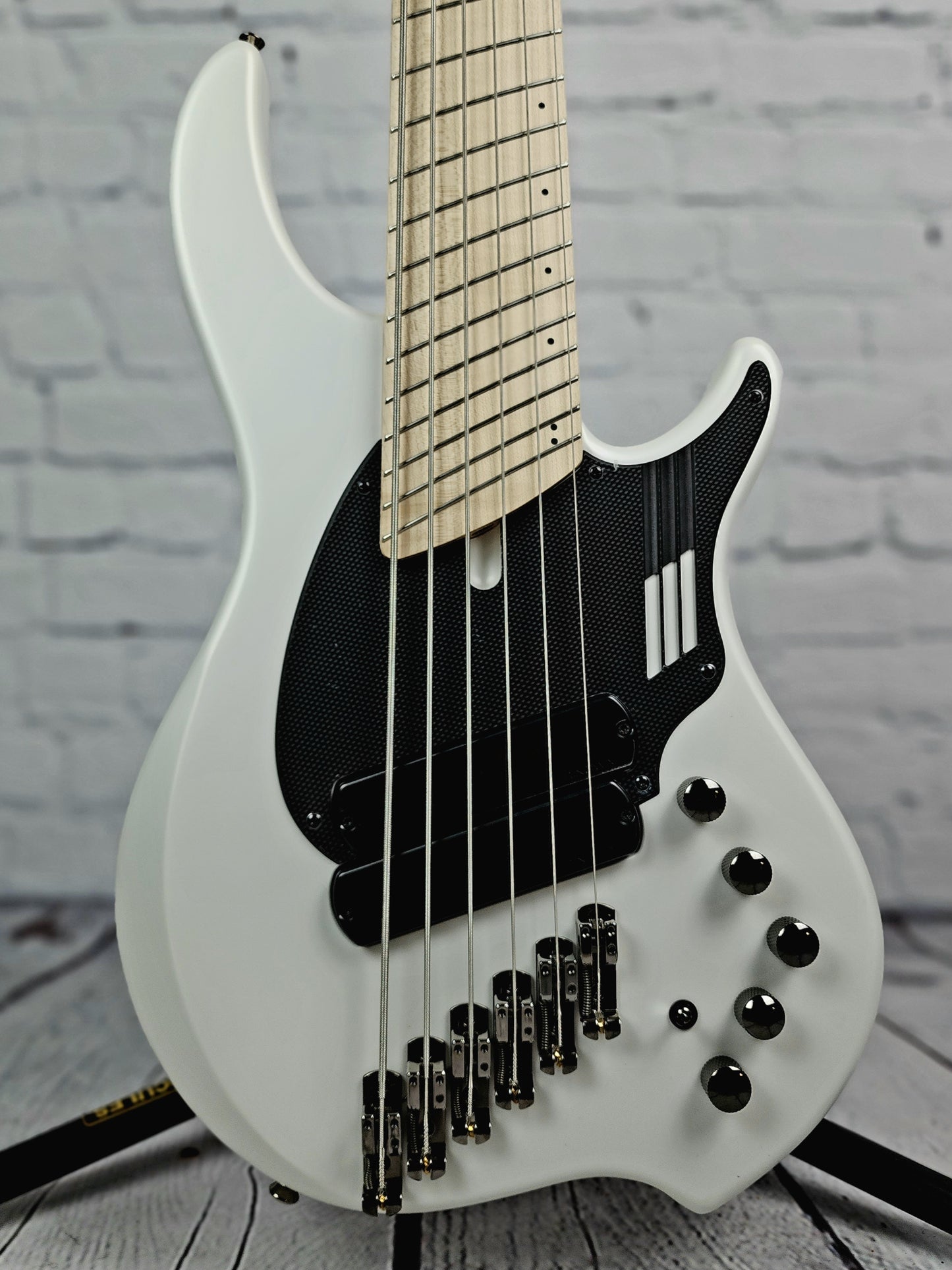 Dingwall NG2 6 String Nolly Bass Guitar Ducati White Maple