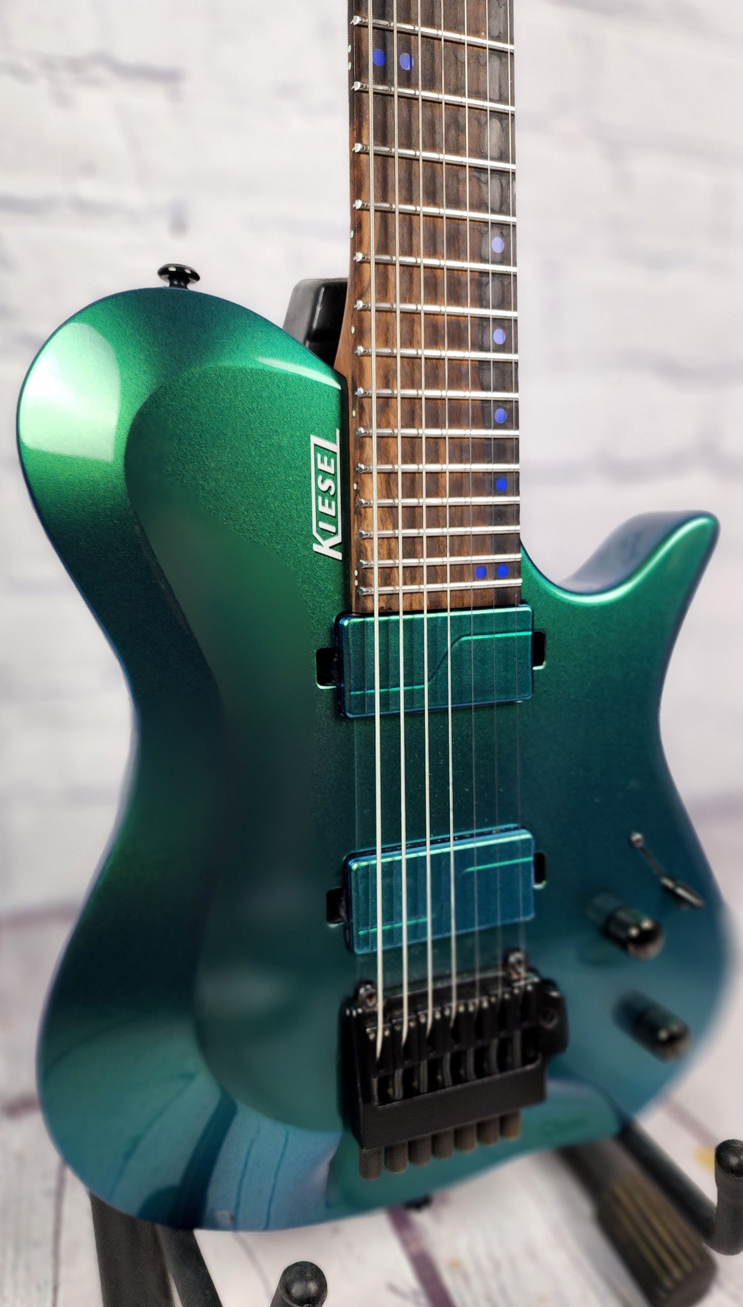 USED Kiesel Zeus Trem 7 String Headless Electric Guitar Green Color Shift