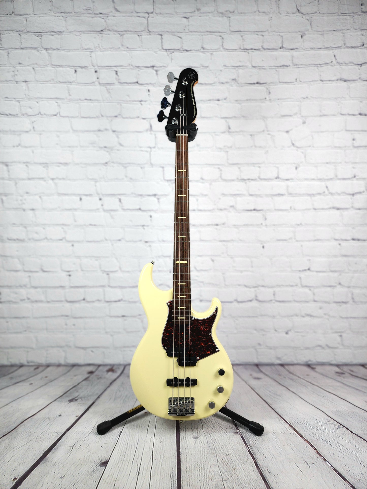 Yamaha BBP34II VW Professional 4 String Bass Vintage White