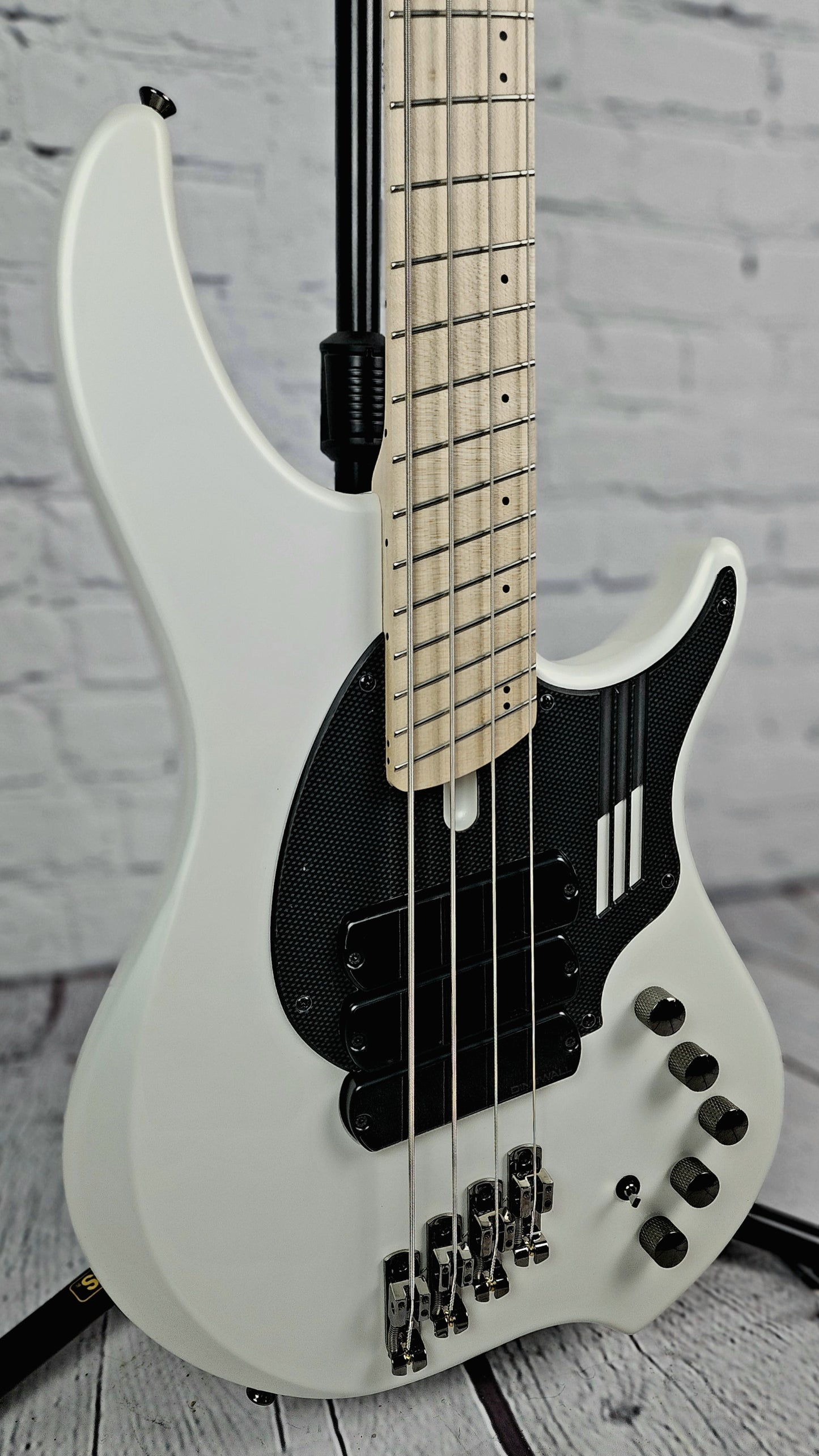 Dingwall NG3 4 String Nolly Bass Guitar Ducati White