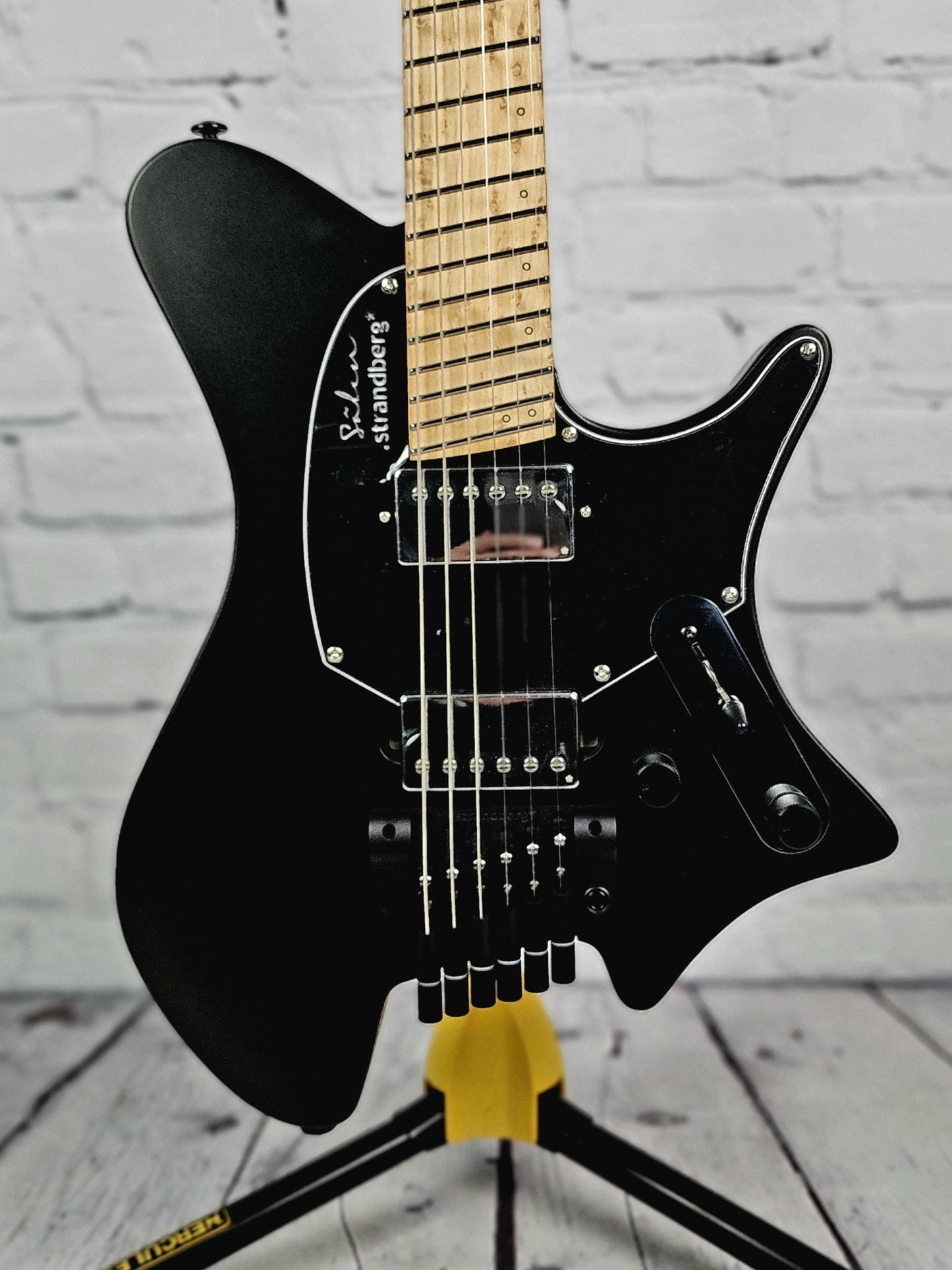 Strandberg Salen Classic NX 6 Tremolo Electric Guitar Black Granite