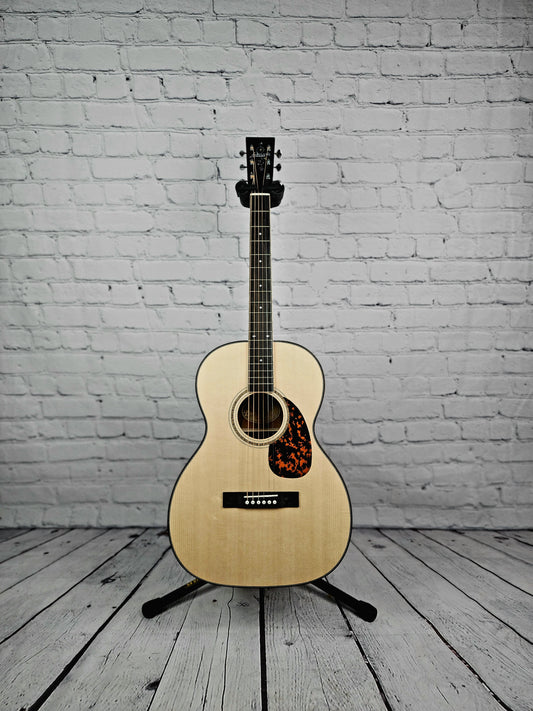 Larrivee 000-40 40-Series Koa Special 6 String Acoustic Guitar