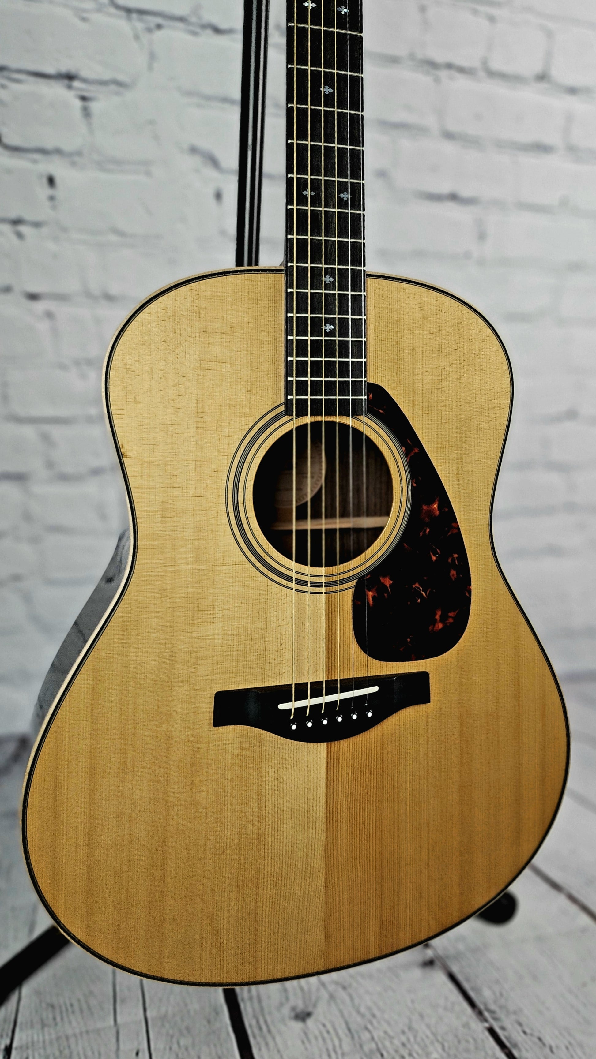 Yamaha LL26 ARE II 6 String Dreadnaught Acoustic Guitar – Guitar