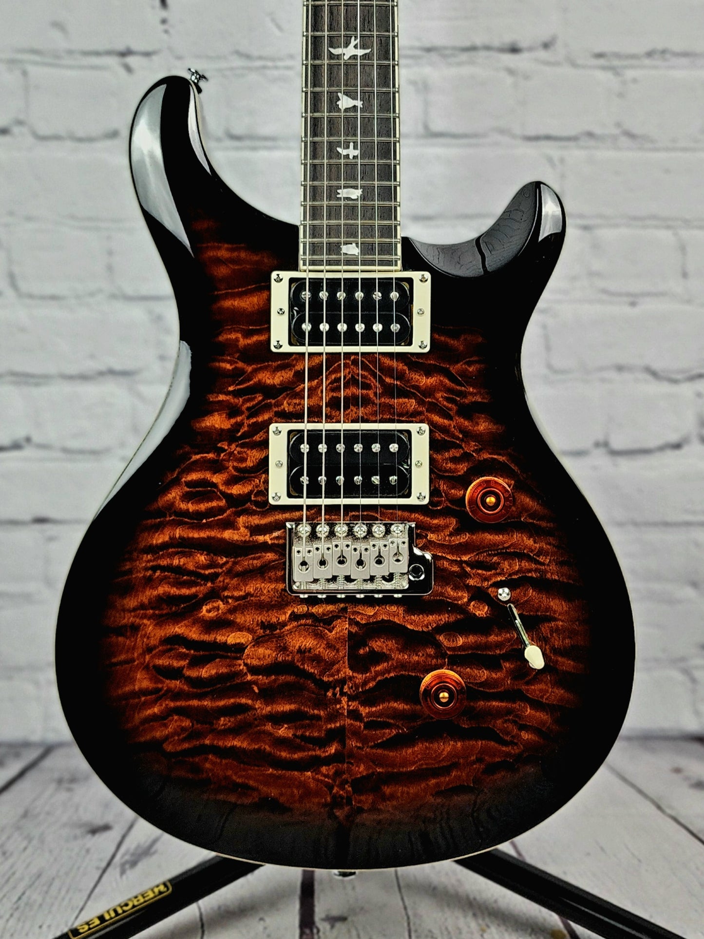 Paul Reed Smith PRS SE Custom 24 Quilt Electric Guitar Black Gold