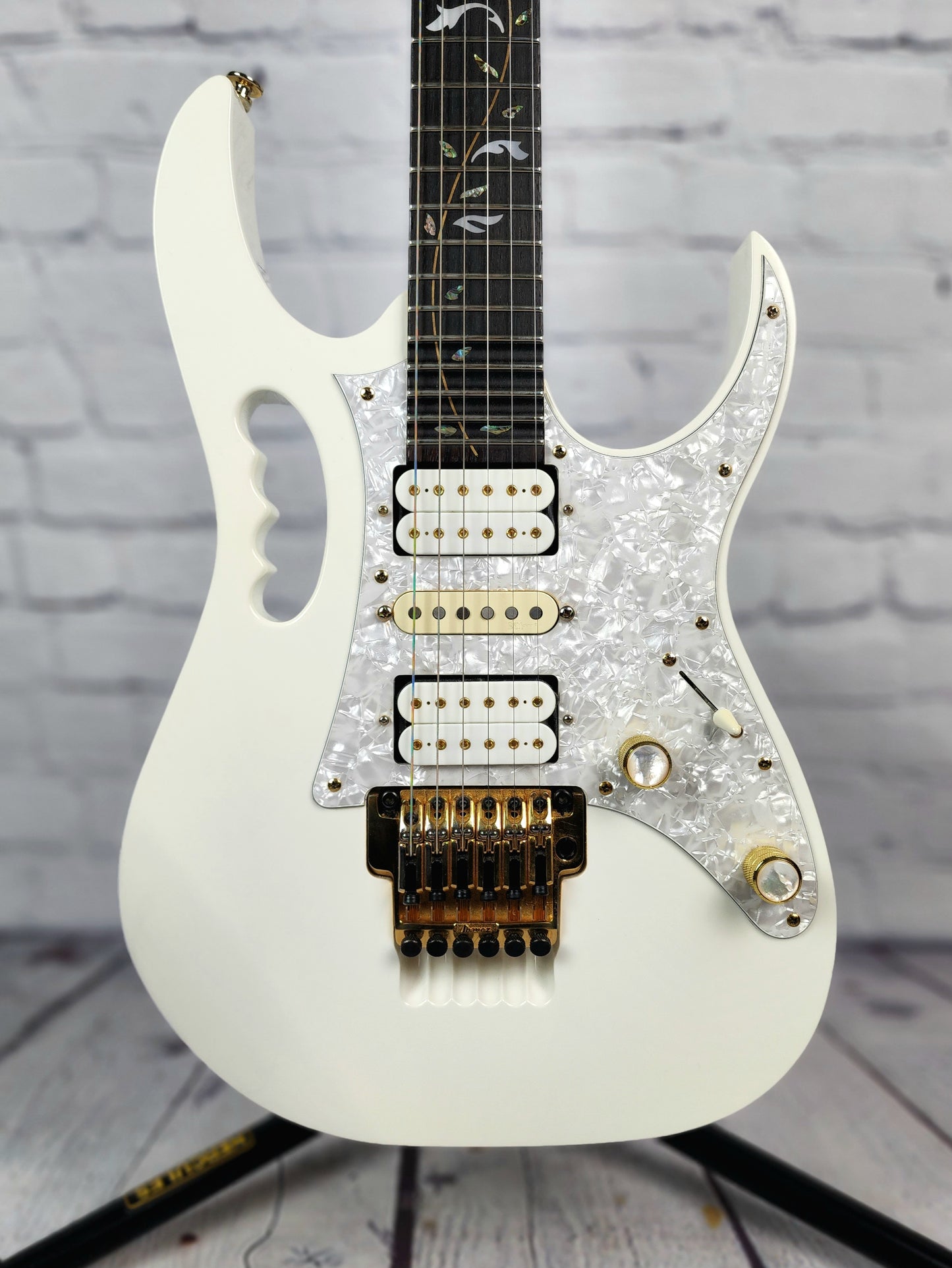 USED Ibanez Prestige JEM 7VWH Steve Vai Electric Guitar White