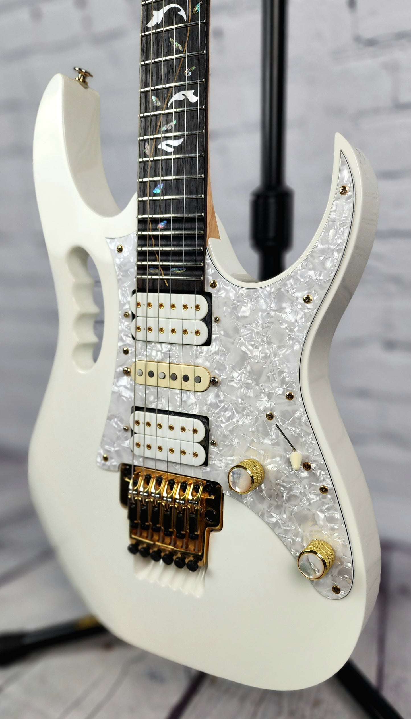 USED Ibanez Prestige JEM 7VWH Steve Vai Electric Guitar White