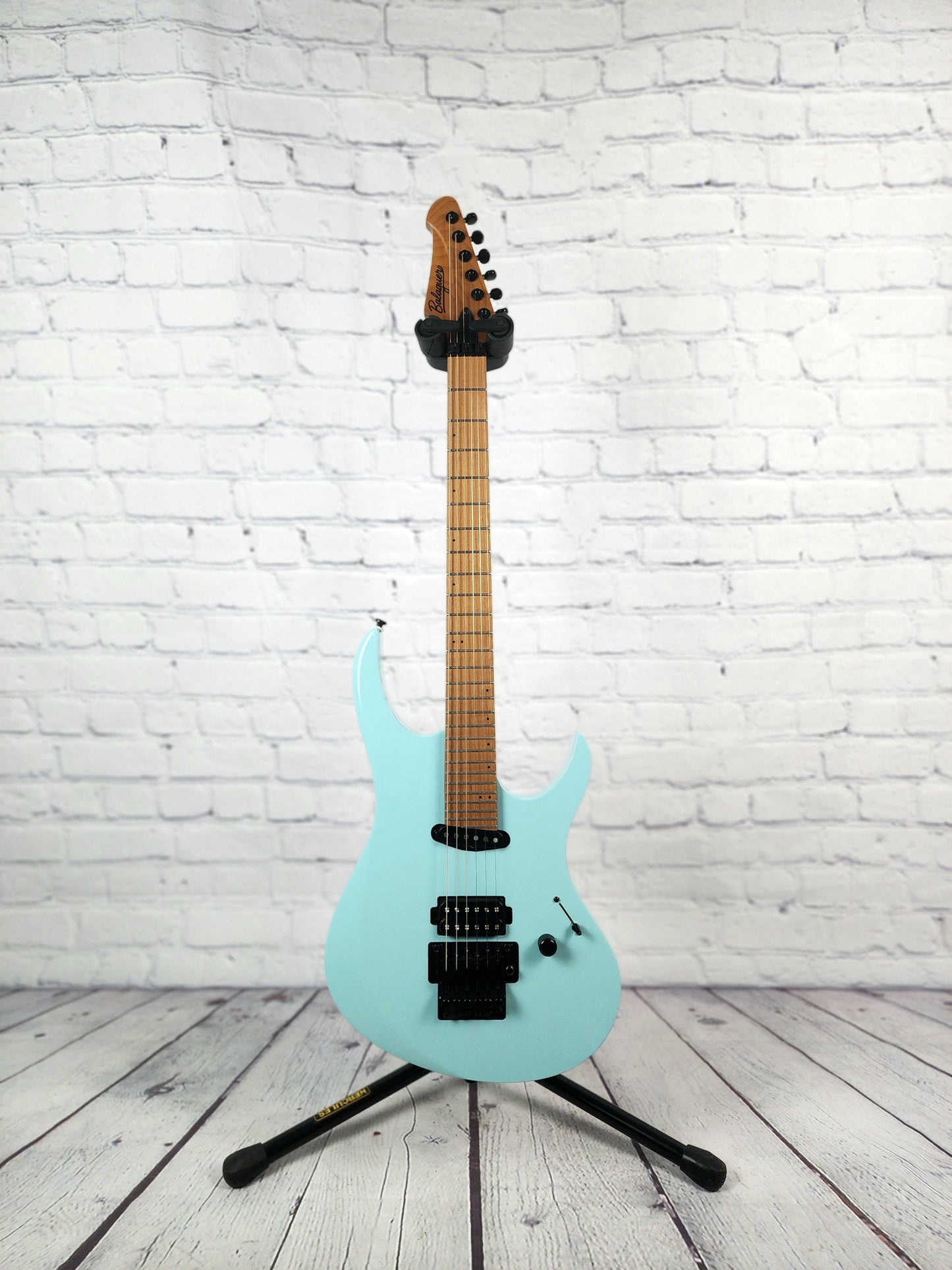 Balaguer Select Diablo Retro 27 6 String Electric Guitar Gloss Cerulean Blue Floyd