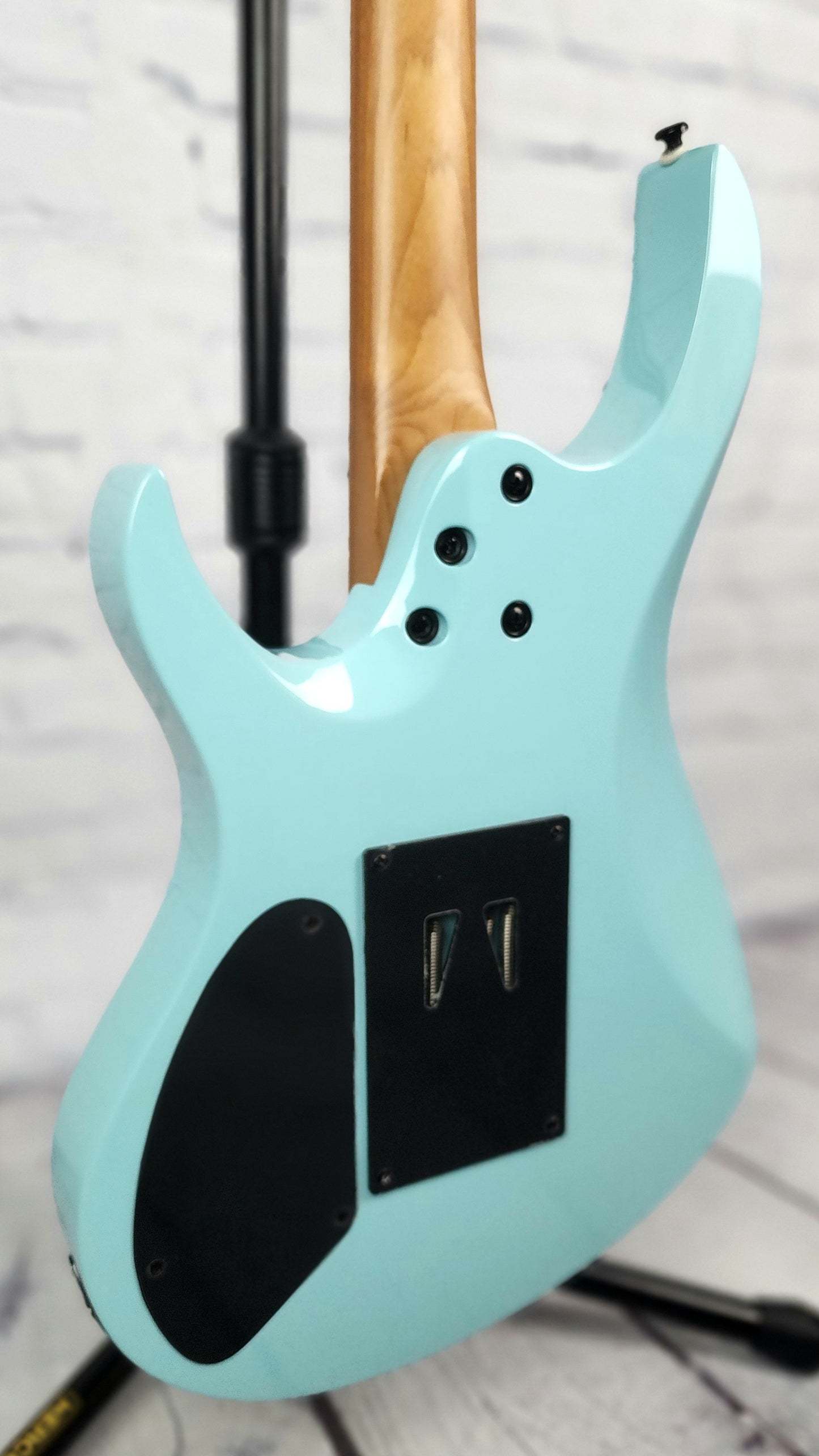 Balaguer Select Diablo Retro 27 6 String Electric Guitar Gloss Cerulean Blue Floyd