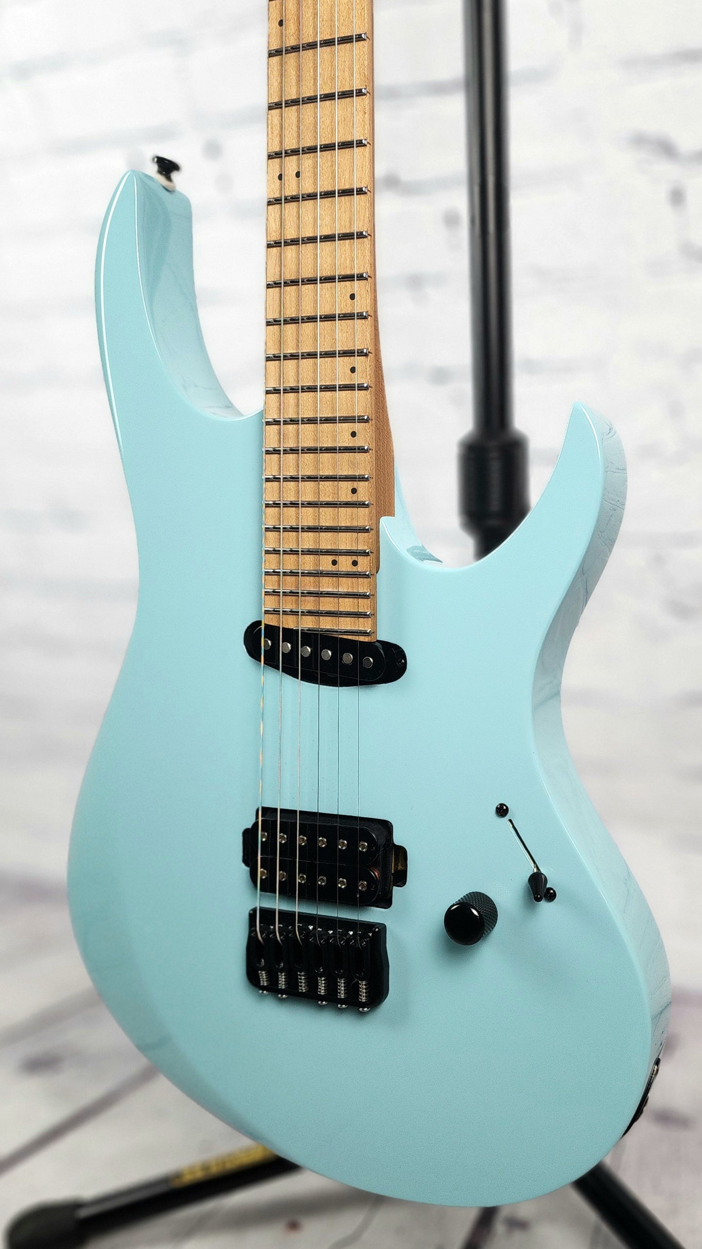 Balaguer Select Diablo Retro 27 6 String Electric Guitar Gloss Cerulean Blue Hipshot