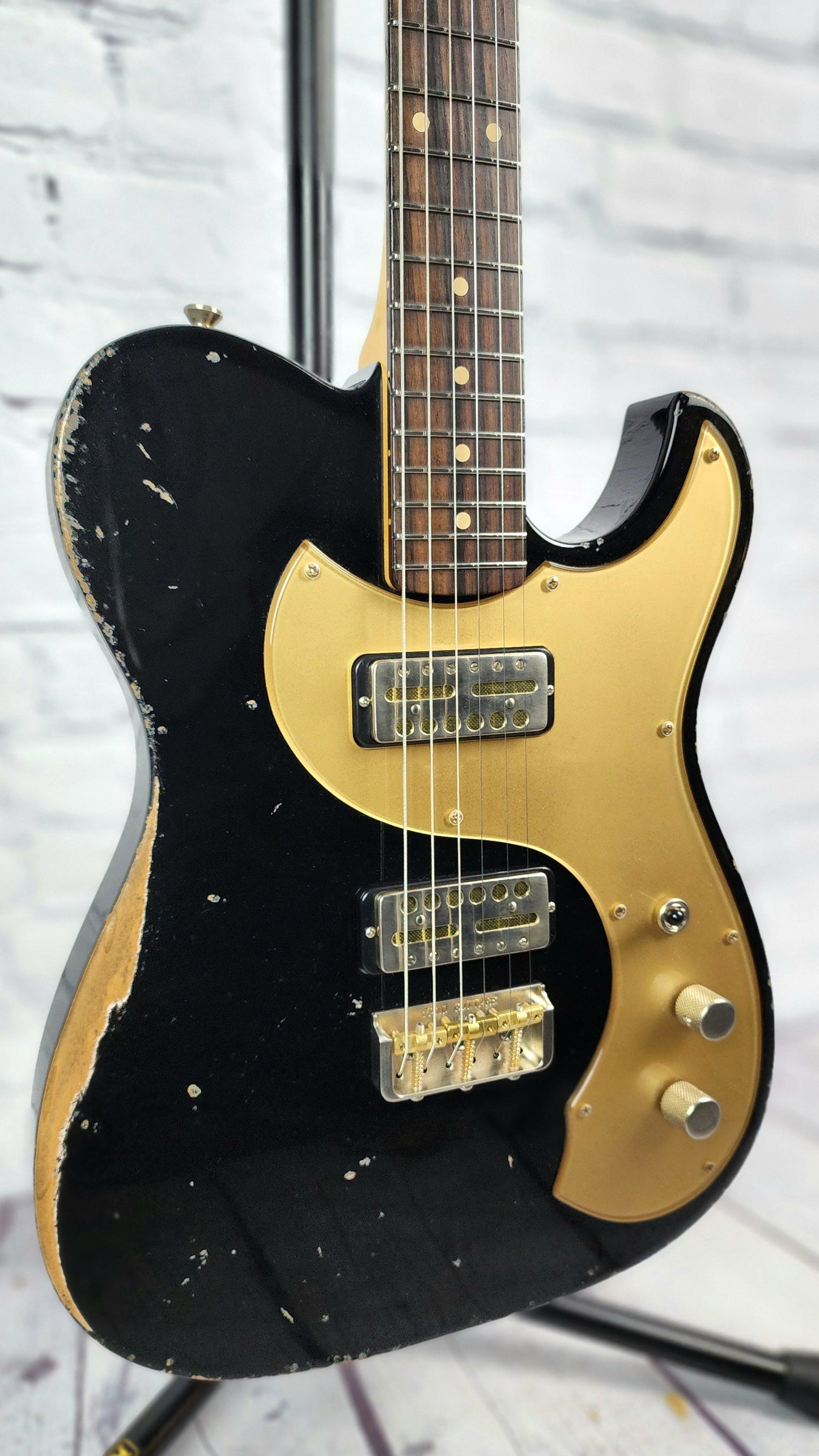 Fano Guitars TC6 Oltre 6 String Electric Guitar Bull Black Lollar Goldfoil