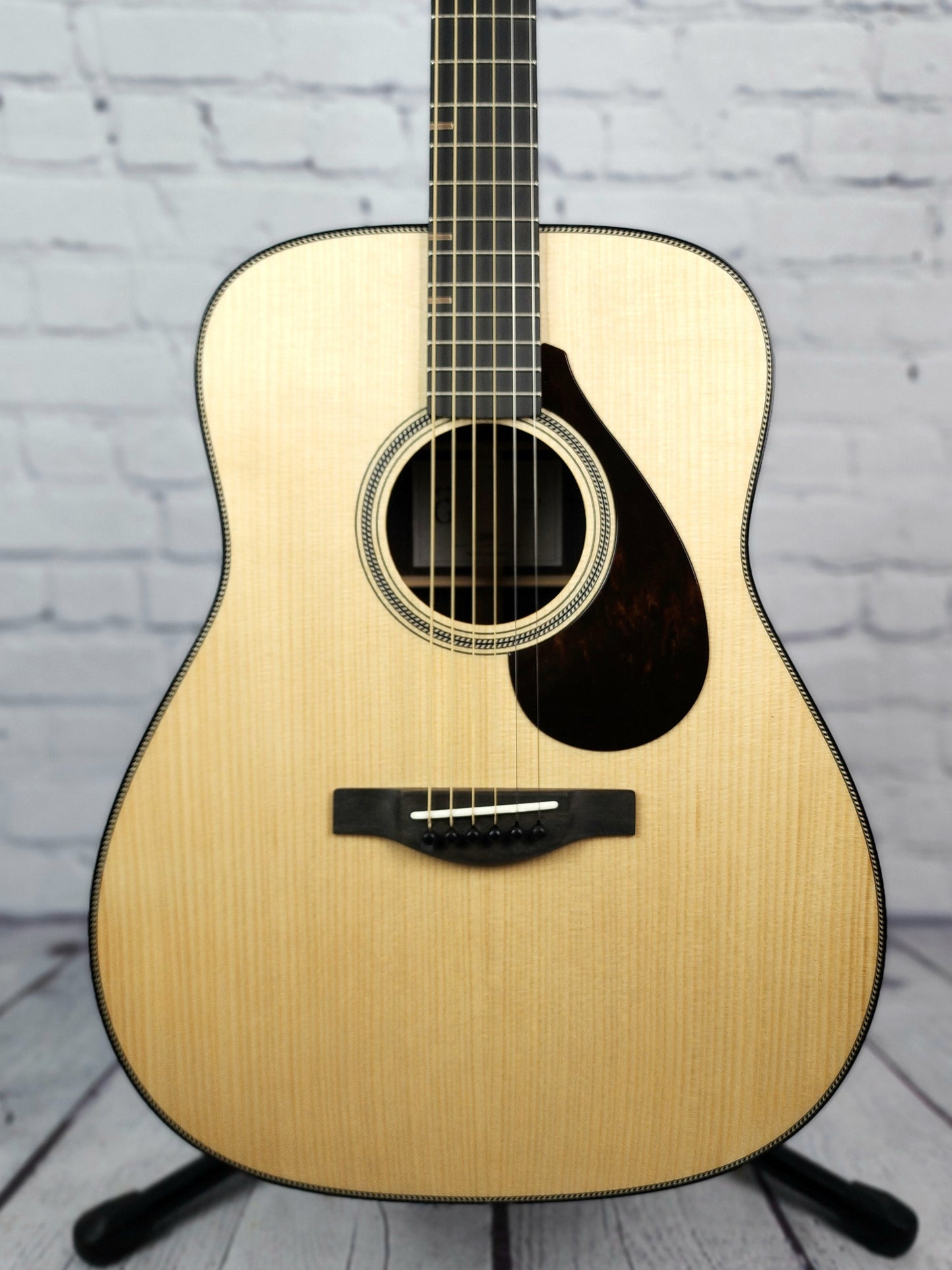 Yamaha Guitars FG9 Rosewood Dreadnaught Acoustic Guitar Natural Adirondack Spruce