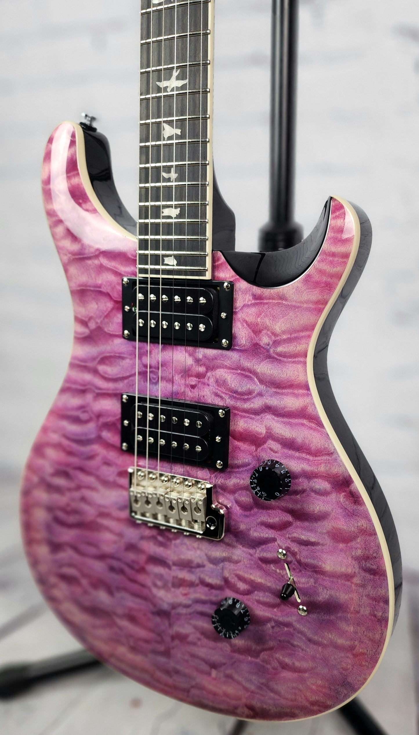 Paul Reed Smith PRS SE Custom 24 Quilt Electric Guitar Violet