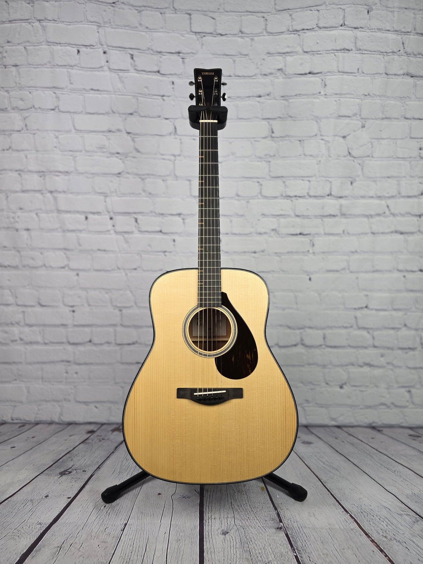 DEMO Yamaha Guitars FG9M Mahogany Dreadnaught Acoustic Guitar Natural Adirondack Spruce