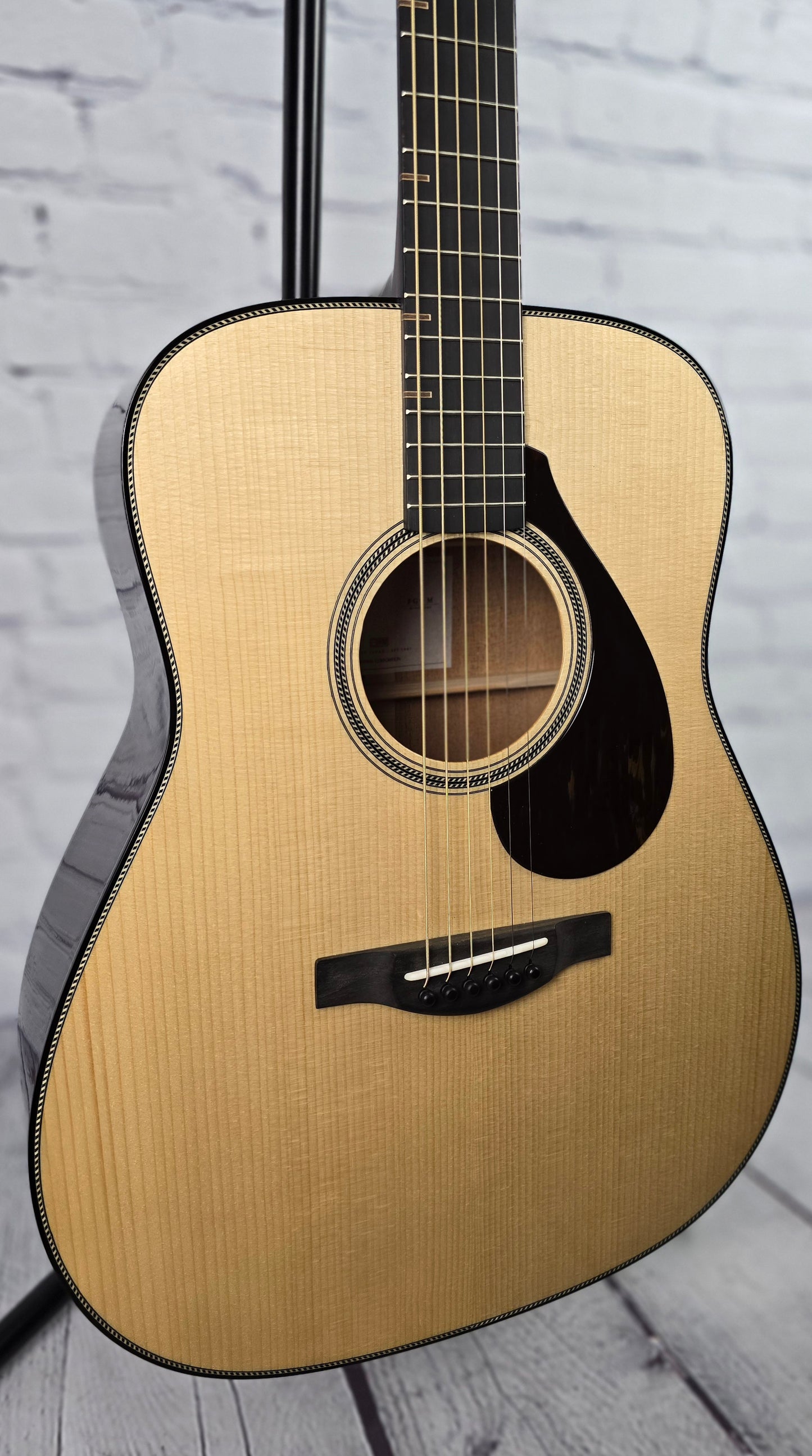 DEMO Yamaha Guitars FG9M Mahogany Dreadnaught Acoustic Guitar Natural Adirondack Spruce