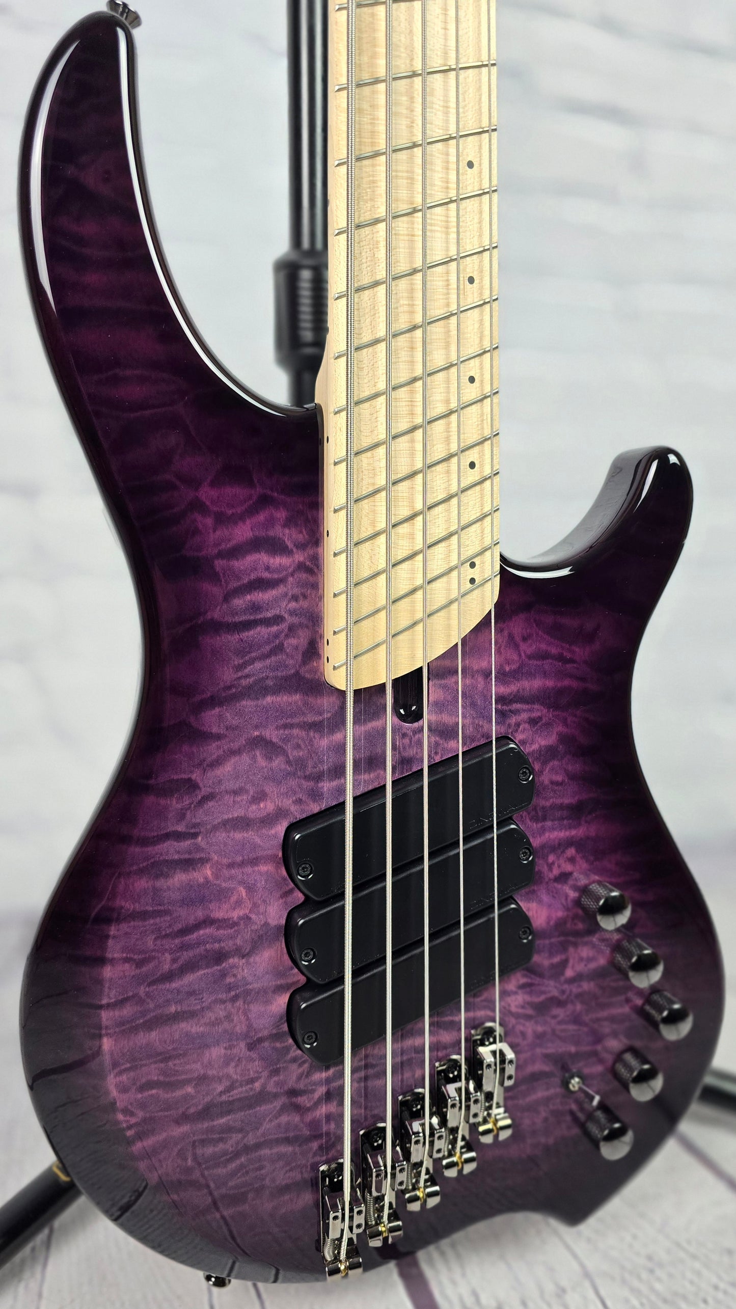 Dingwall Combustion C3 5 String Multiscale Bass Ultra Violet Quilt