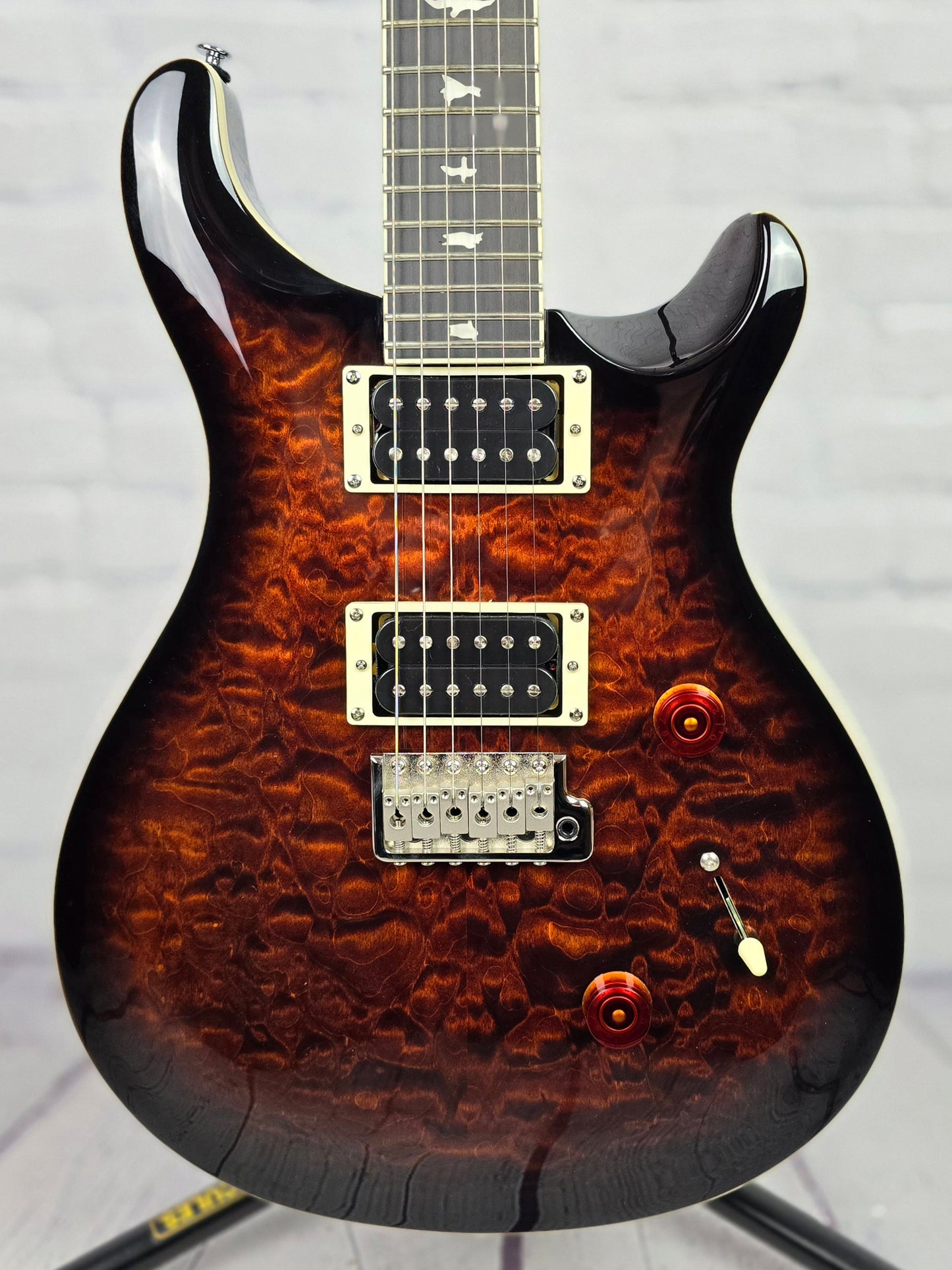 Paul Reed Smith PRS SE Custom 24 Quilt Electric Guitar Black Gold