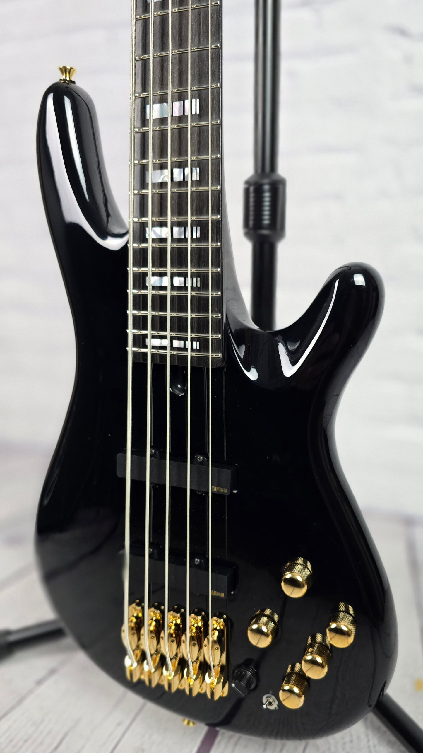 Yamaha Japan BBNE2 Nathan East Signature Bass 5 String Gloss Black