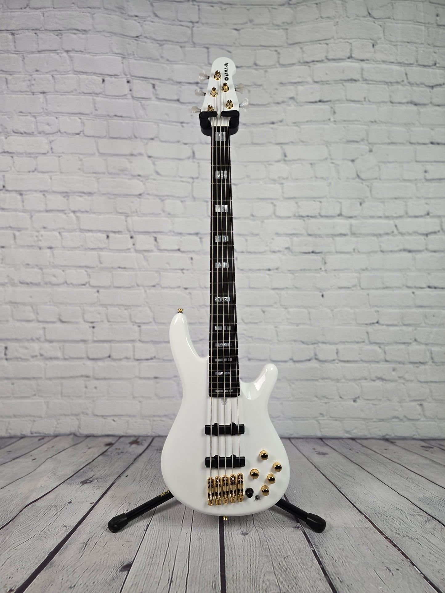 Yamaha Japan BBNE2 Nathan East Signature Bass 5 String Gloss White