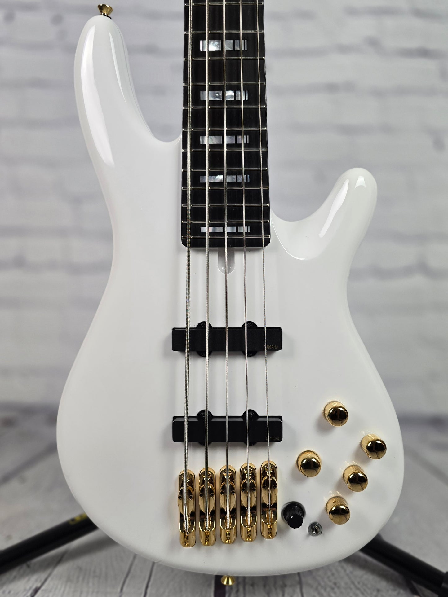 Yamaha Japan BBNE2 Nathan East Signature Bass 5 String Gloss White