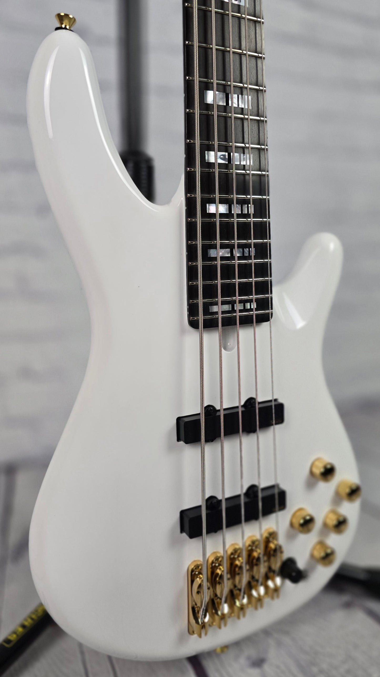 Yamaha Japan BBNE2 Nathan East Signature Bass 5 String Gloss White