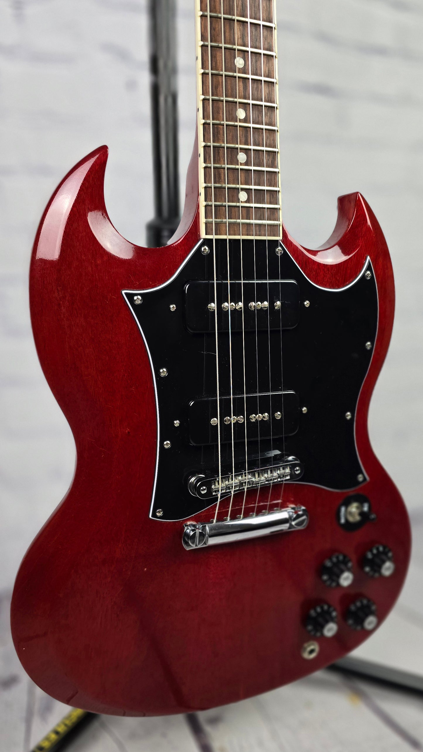 USED Gibson SG Classic 6 String Electric Guitar Heritage Cherry