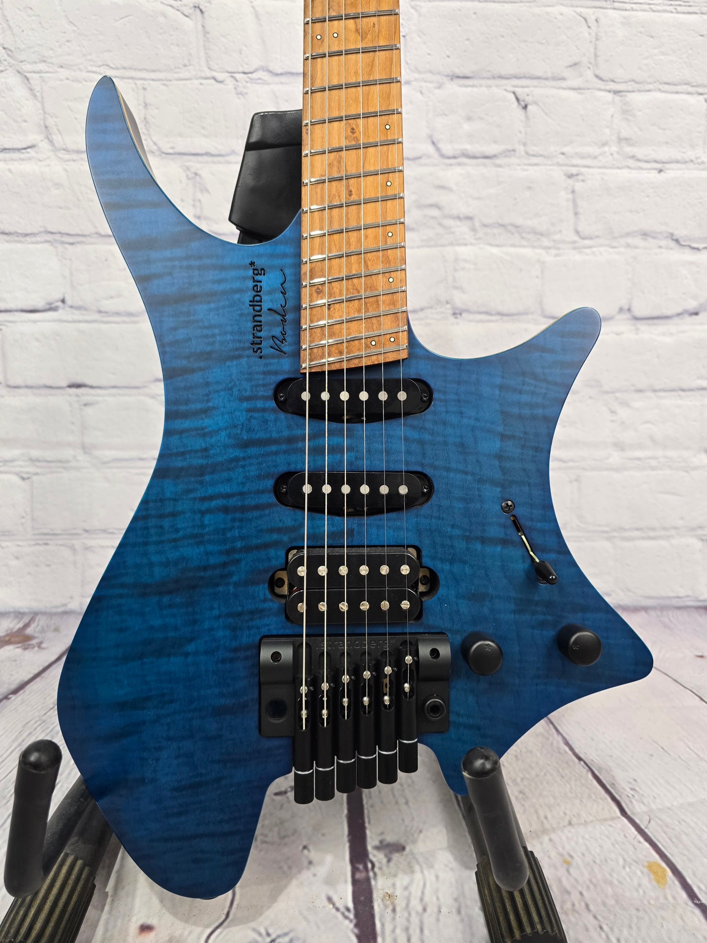 USED Strandberg Boden Standard 6 Trem Flame Maple - Trans Blue