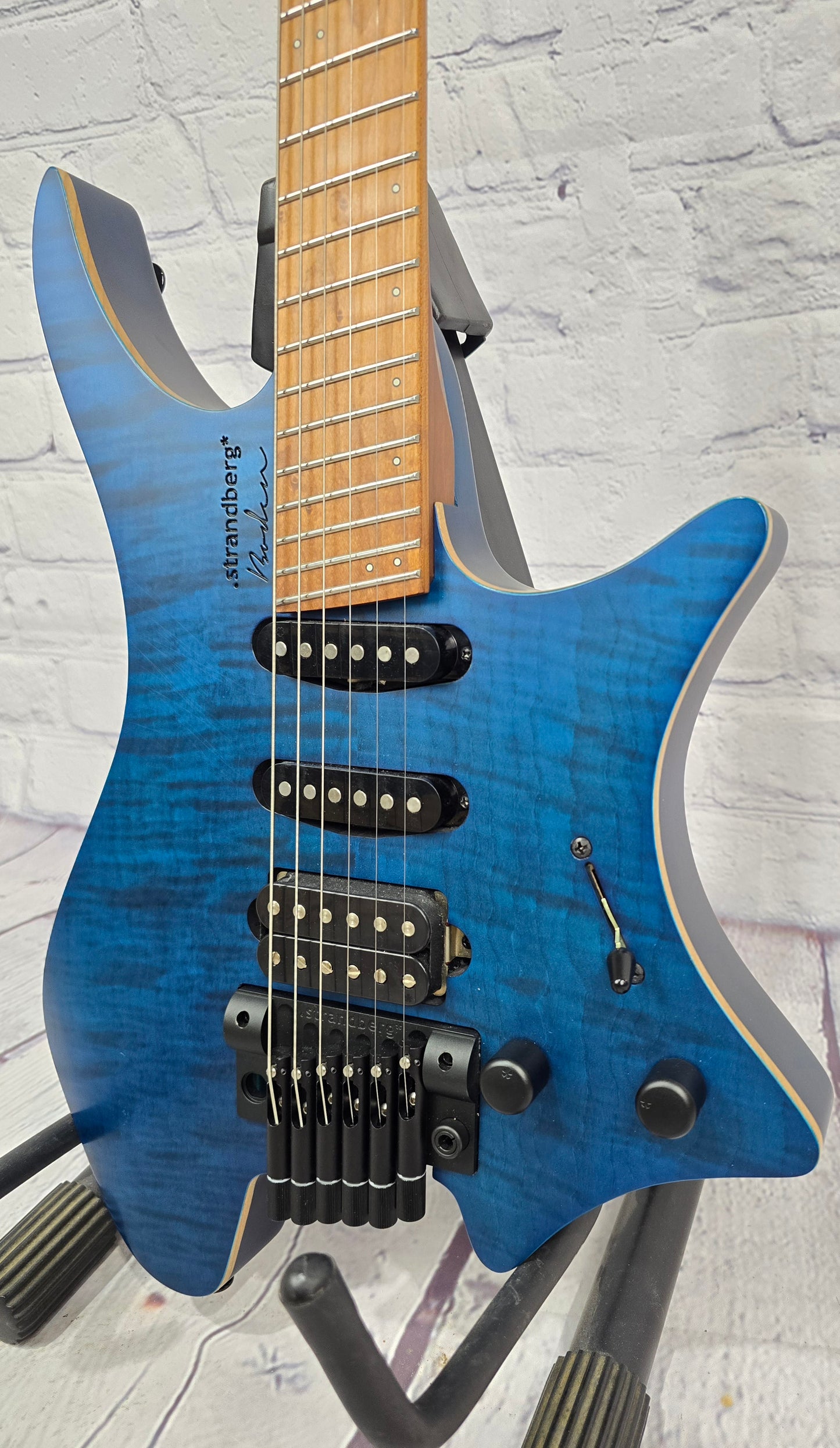USED Strandberg Boden Standard 6 Trem Flame Maple - Trans Blue