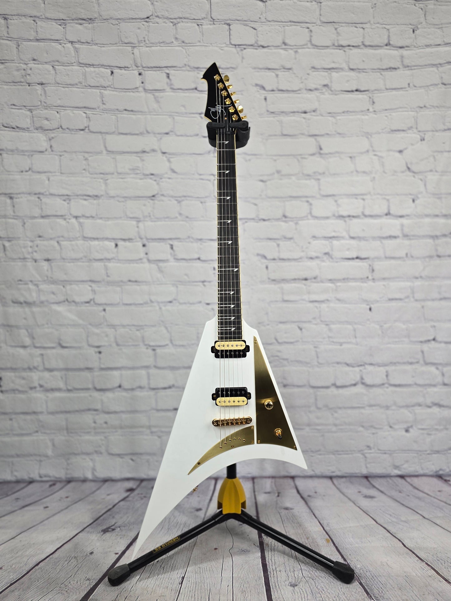 Sully Guitars Conspiracy Series Concorde 22 Electric Guitar Whitemare