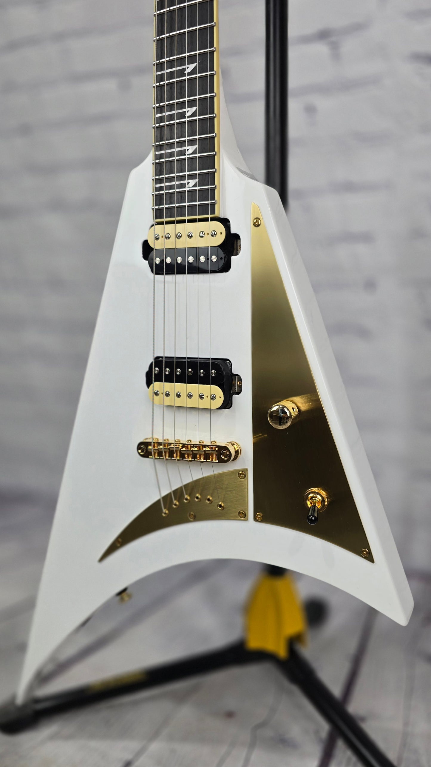 Sully Guitars Conspiracy Series Concorde 22 Electric Guitar Whitemare