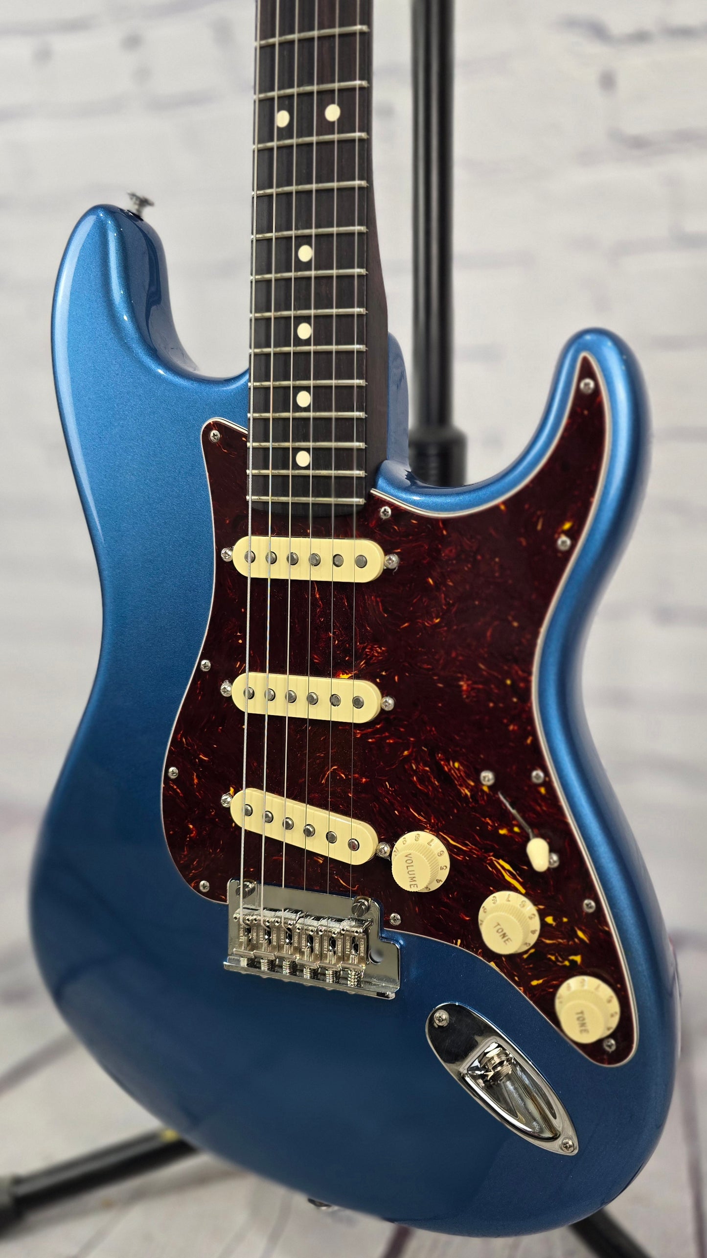 USED Fender American Professional II Stratocaster Full Rosewood Neck Electric Guitar Lake Placid Blue