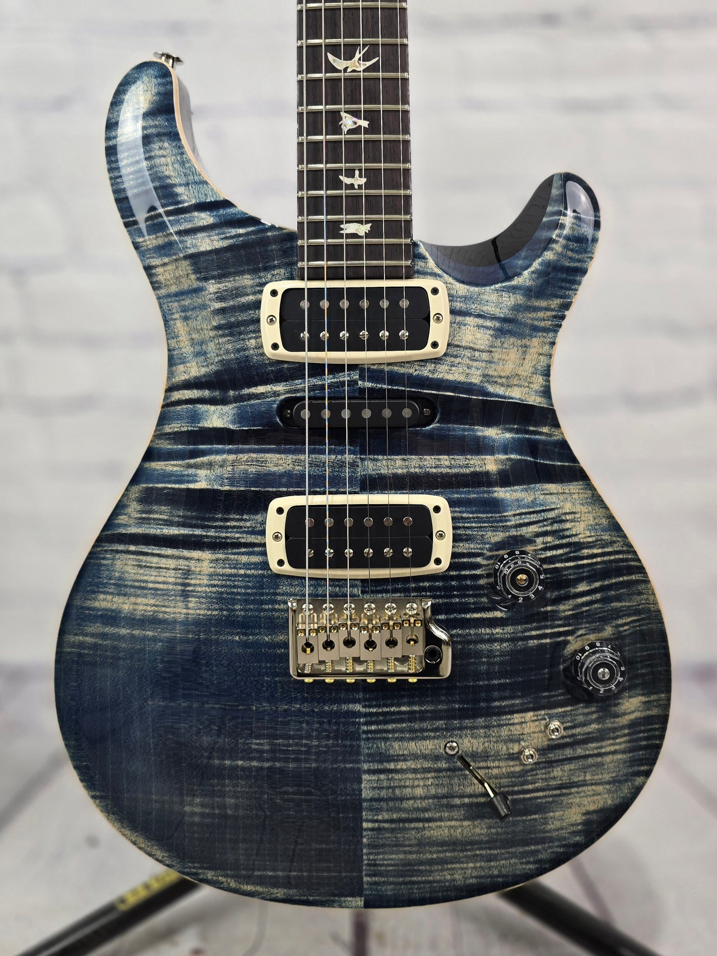 Paul Reed Smith PRS Modern Eagle V 6 String Electric Guitar Faded Whale Blue