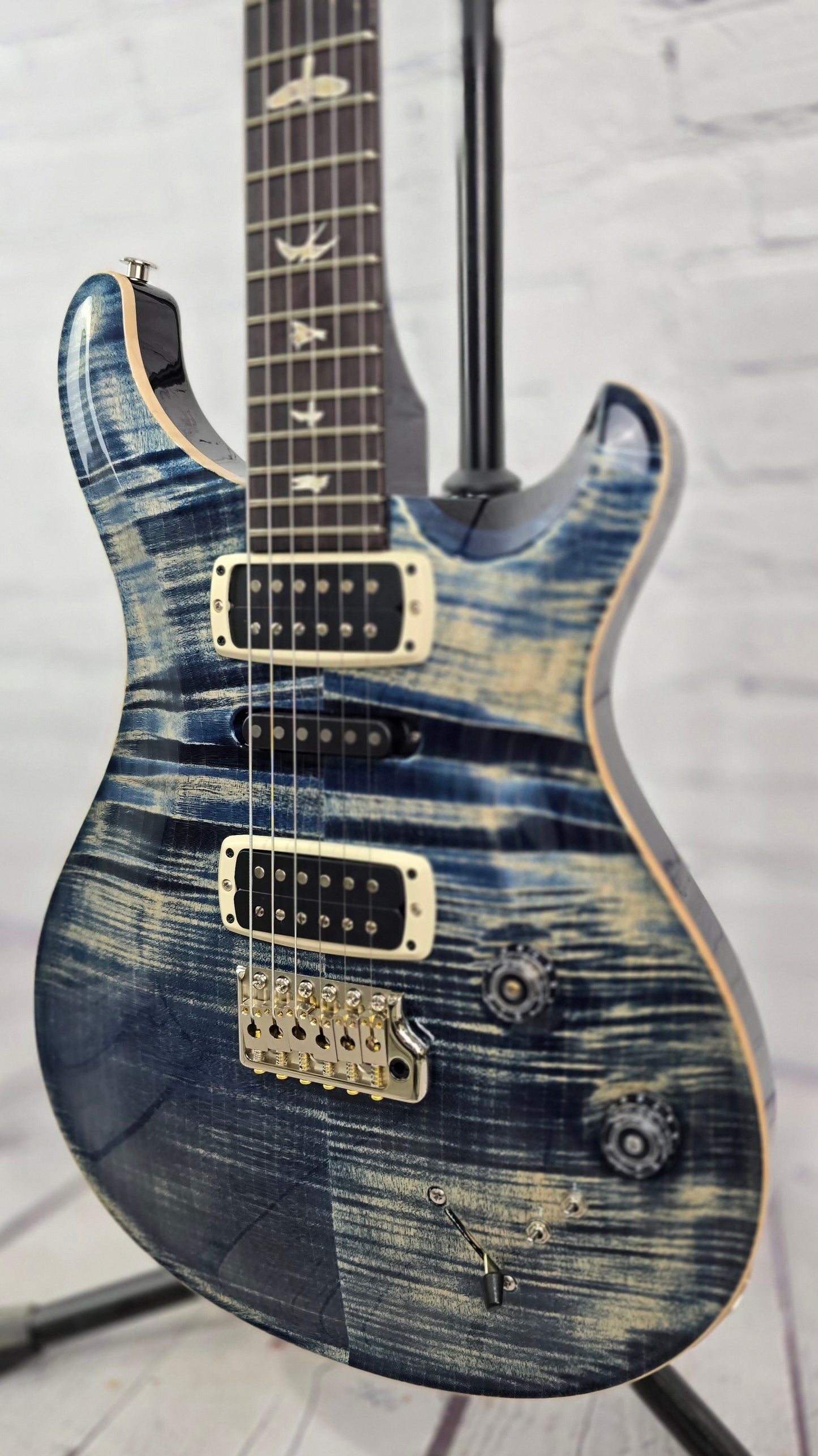 Paul Reed Smith PRS Modern Eagle V 6 String Electric Guitar Faded Whale Blue