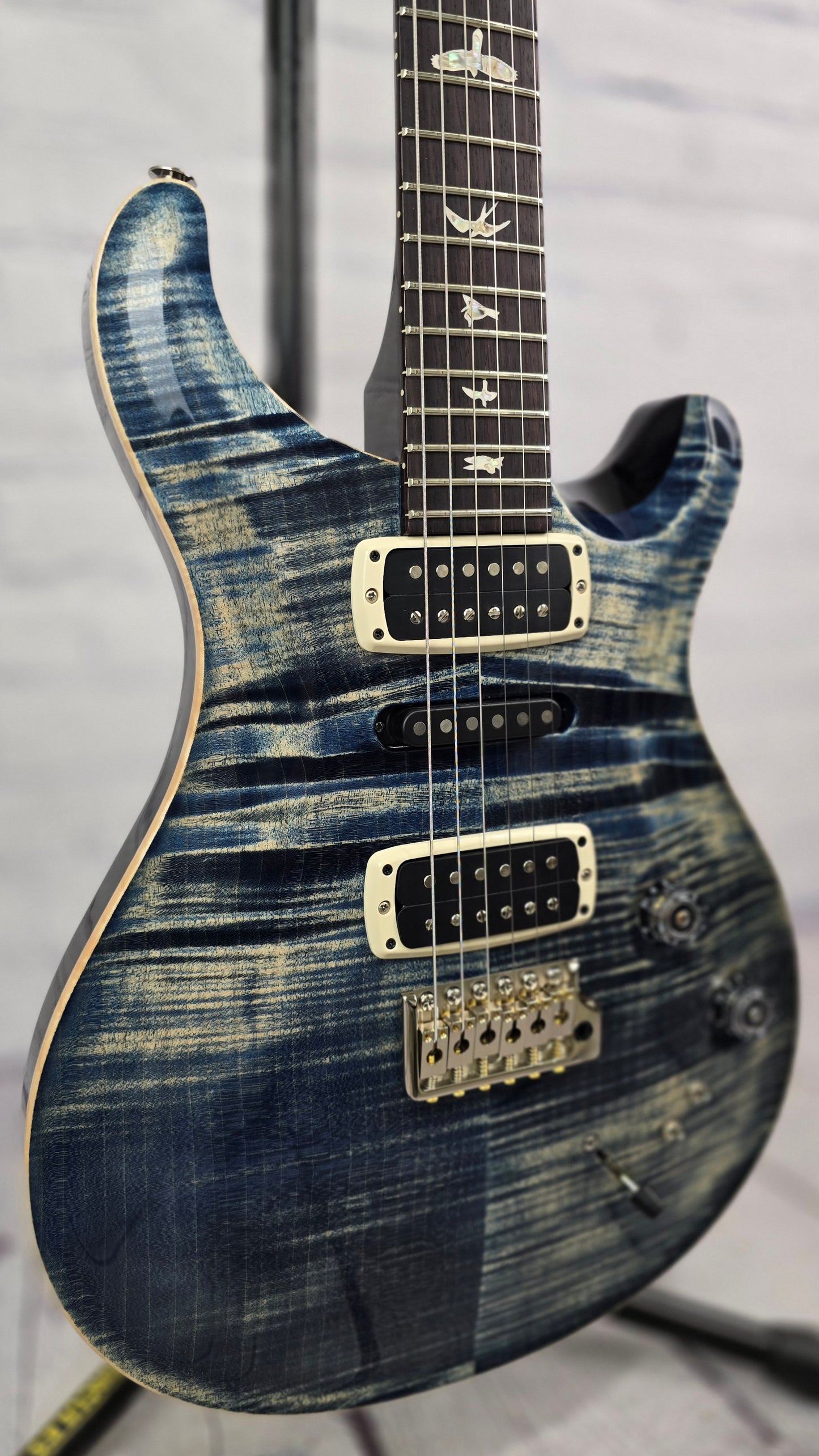 Paul Reed Smith PRS Modern Eagle V 6 String Electric Guitar Faded Whale Blue