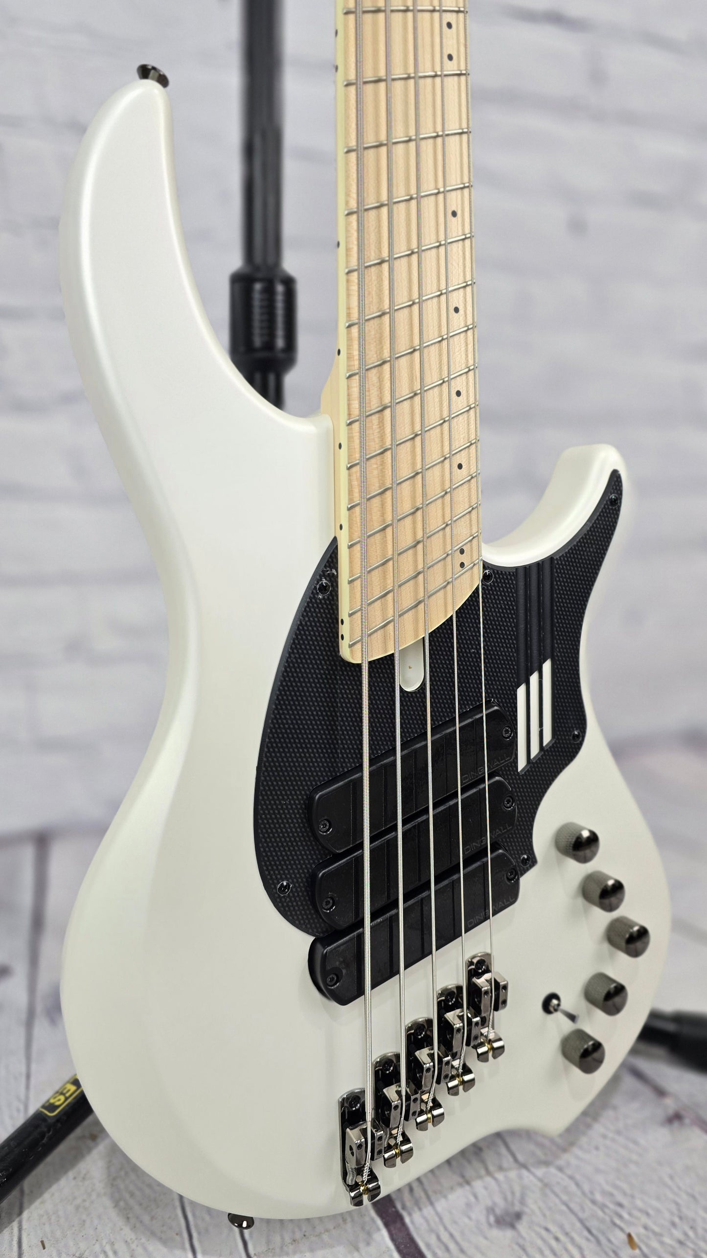 Dingwall NG3 Nolly 5 String Nolly Bass Guitar Ducati White