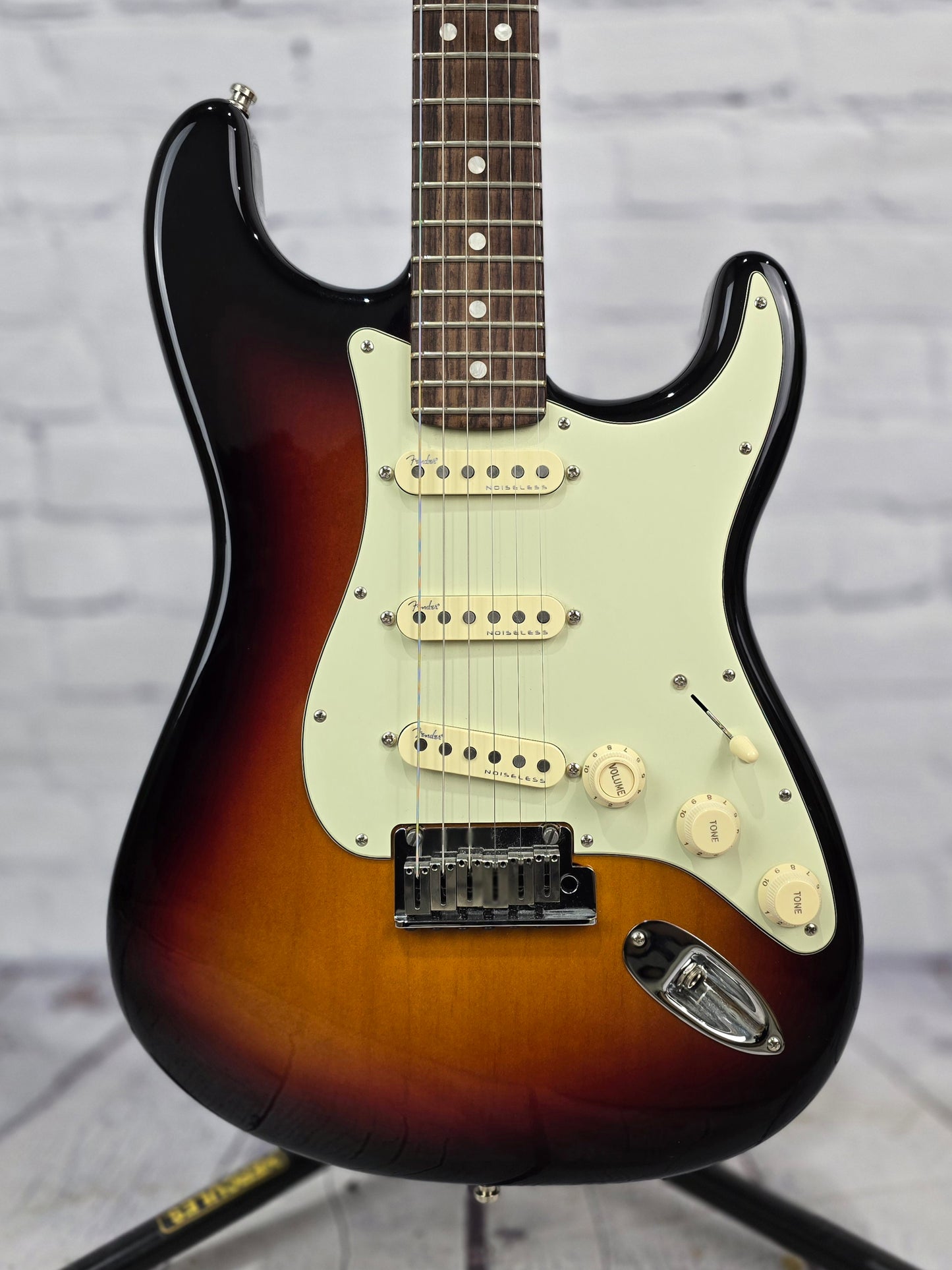 USED Fender American Ultra Stratocaster 6 String Electric Guitar 3 Tone Sunburst