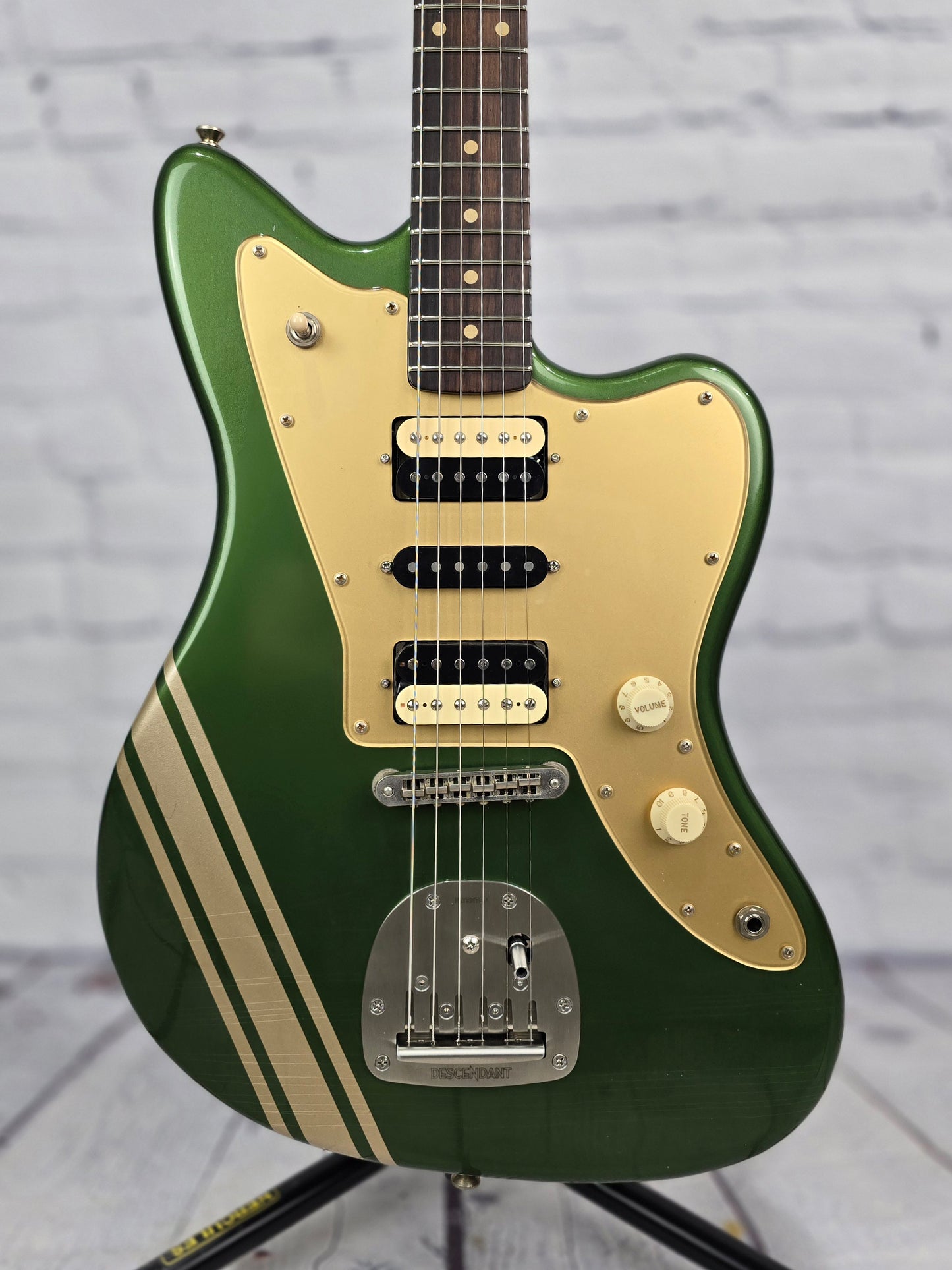 Fano Guitars JM6 Alt De Facto HSH Electric Guitar Cadillac Green w/Racing Stripes & Descendant Vibrato Light Aging