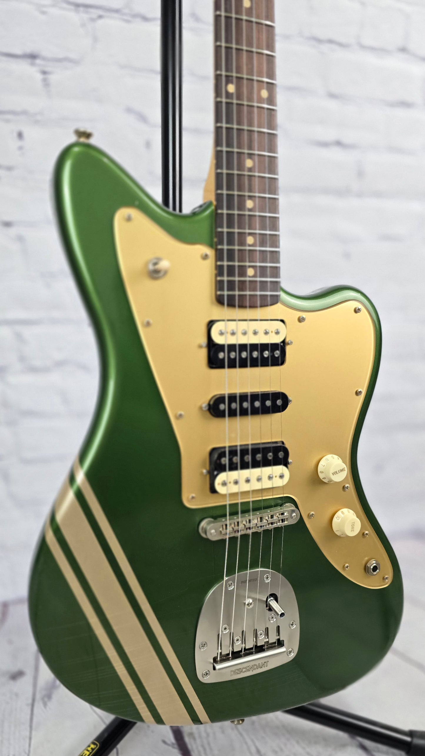 Fano Guitars JM6 Alt De Facto HSH Electric Guitar Cadillac Green w/Racing Stripes & Descendant Vibrato Light Aging