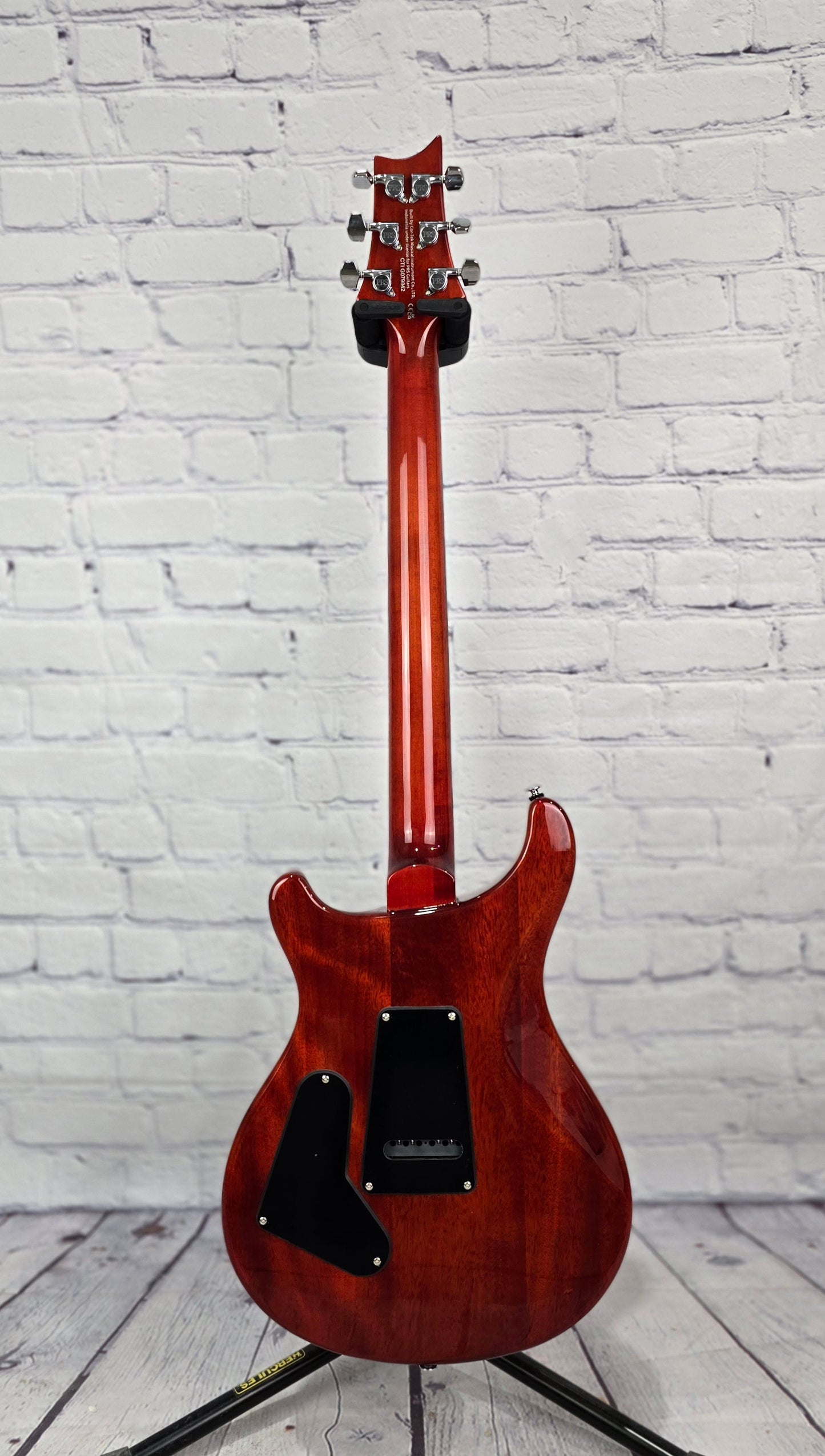 paul reed smith prs se custom 24 tobacco sunburst Heid Music | Electric Guitar and gorgeous looks of the Custom line into a more affordable instrument PRS - Paul Reed Smith