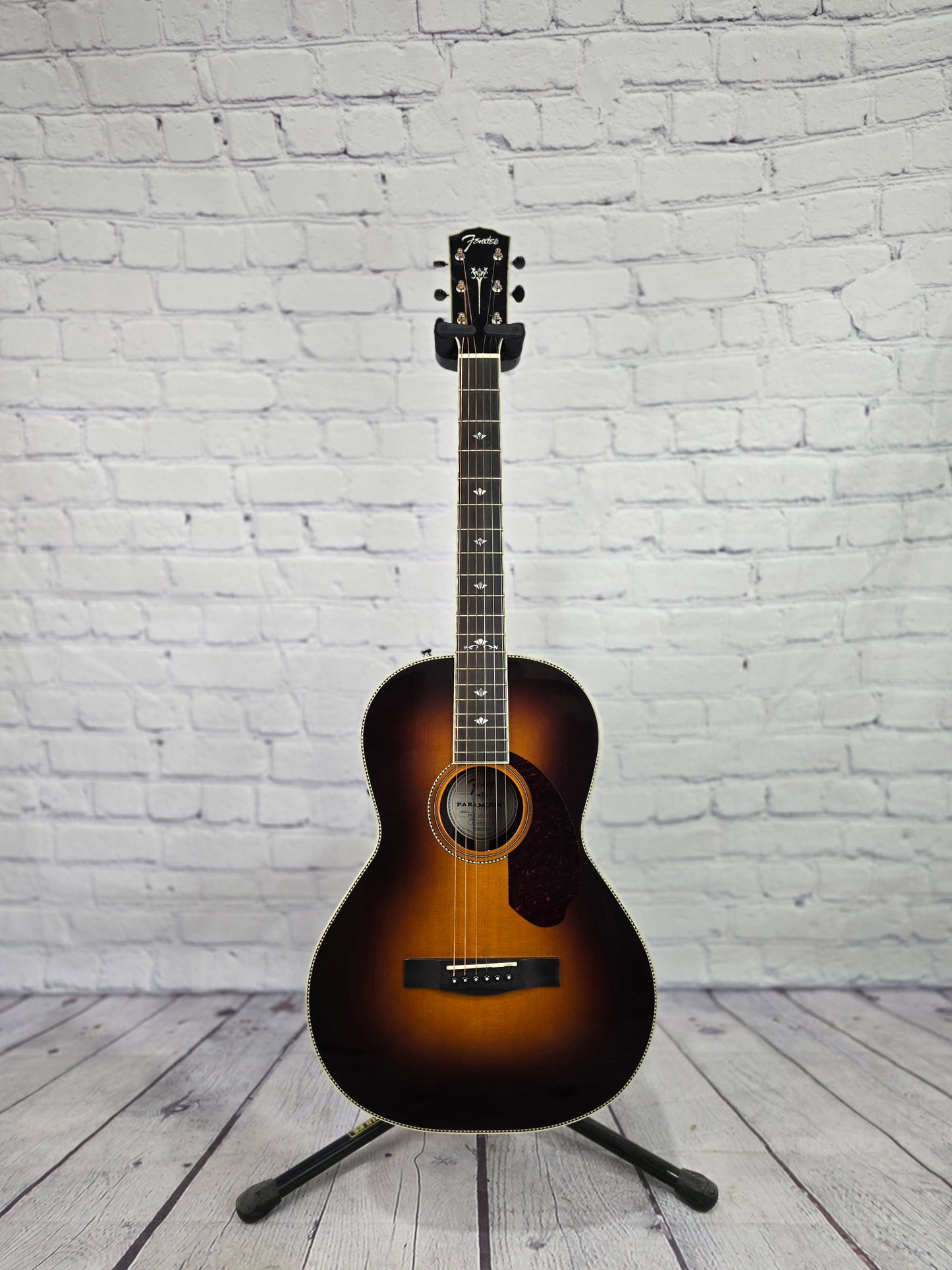 USED Fender Paramount PM-2 Deluxe 12 Fret Parlour Guitar Sunburst