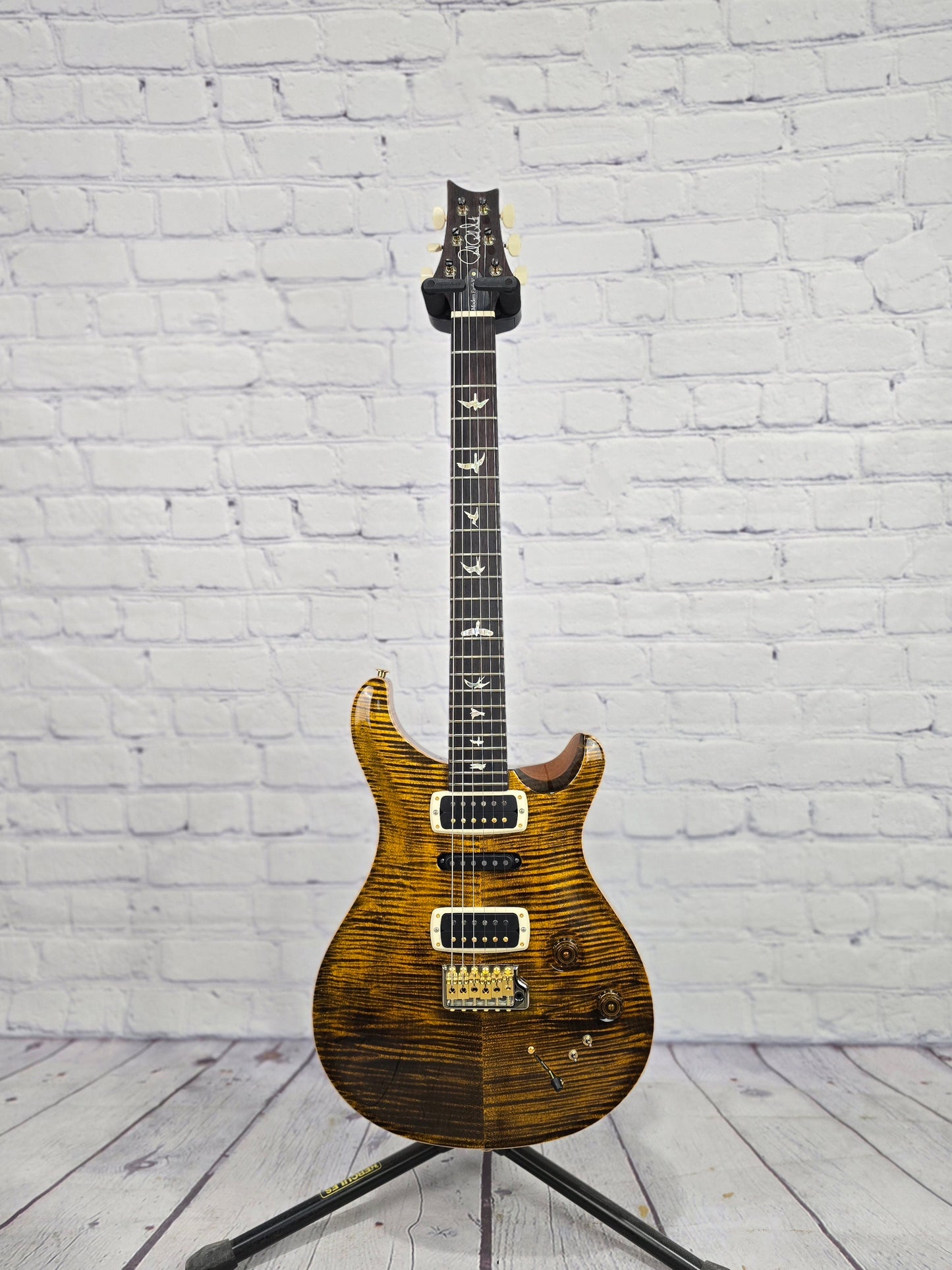 Paul Reed Smith PRS Modern Eagle V 10 Top 6 String Electric Guitar Yellow Tiger
