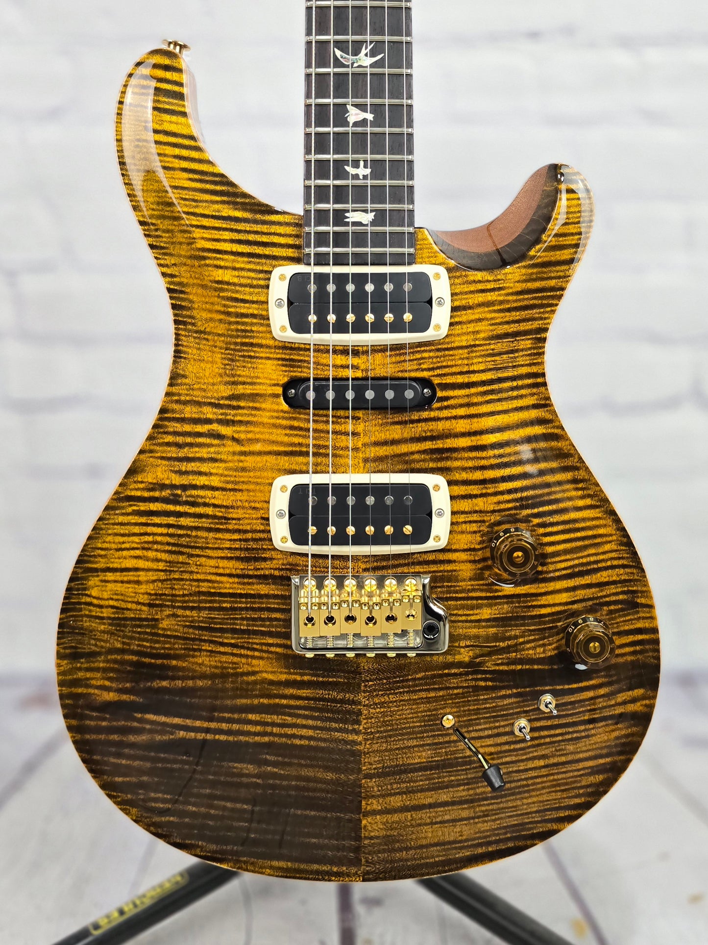 Paul Reed Smith PRS Modern Eagle V 10 Top 6 String Electric Guitar Yellow Tiger