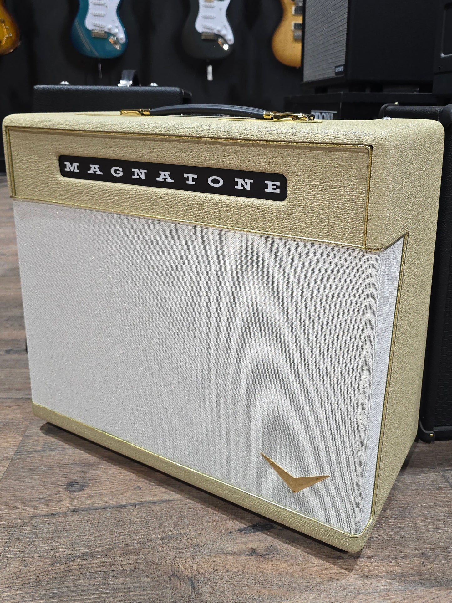 USED Magnatone Limited Edition Billy Gibbons Super Fifteen 1x12 15W Tube Combo Amp Gold