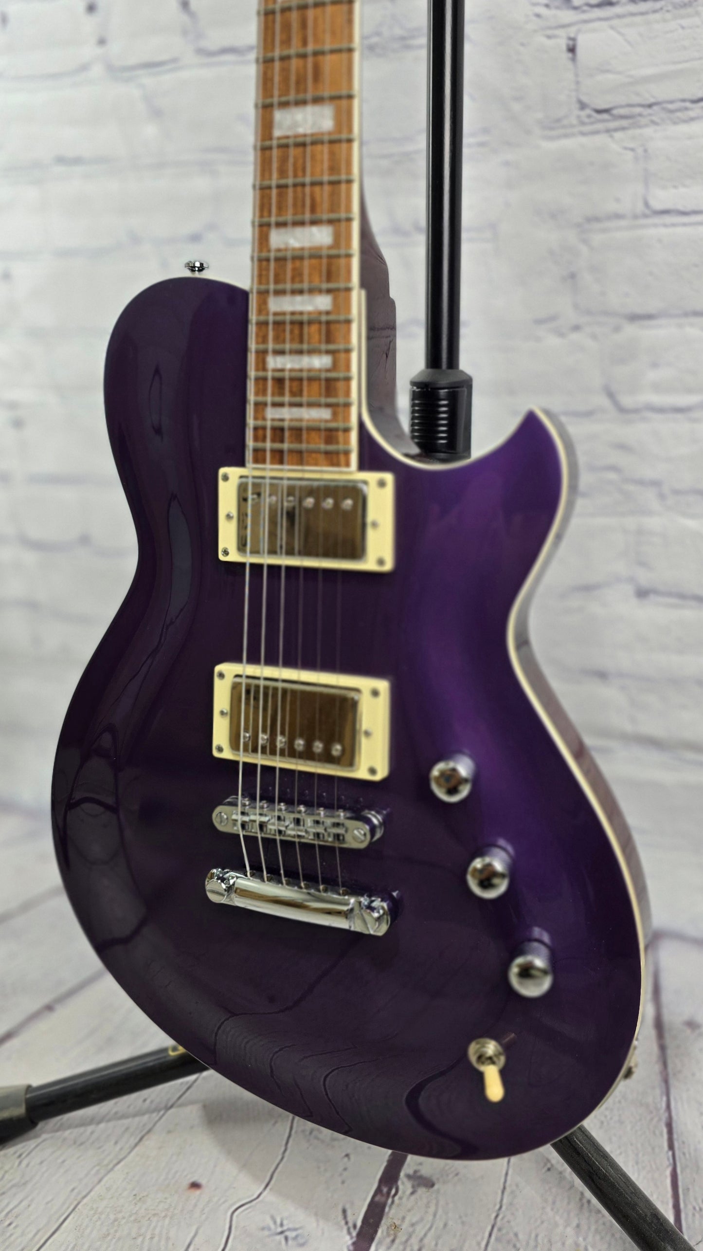 USED Reverend Roundhouse II 6 String Electric Guitar Italian Purple