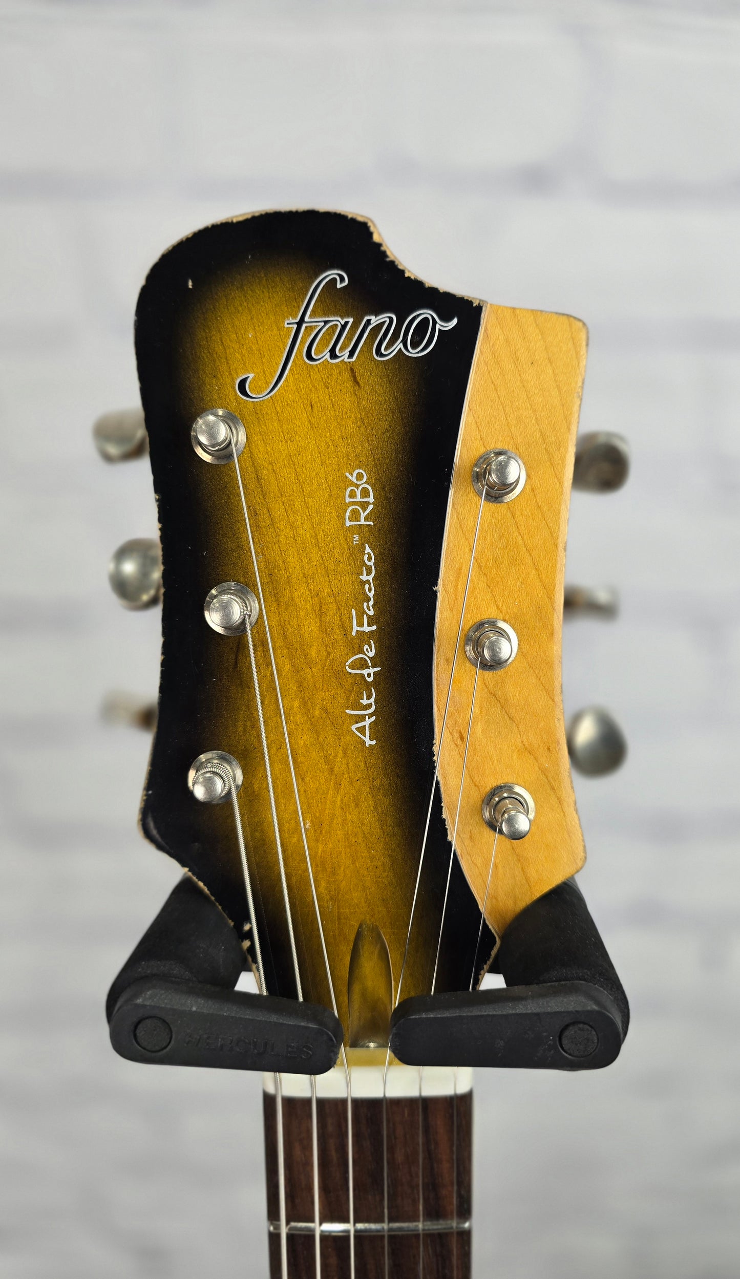 Fano Guitar RB6T Thinline Alt De Facto 6 String Electric Guitar 2 Tone Sunburst