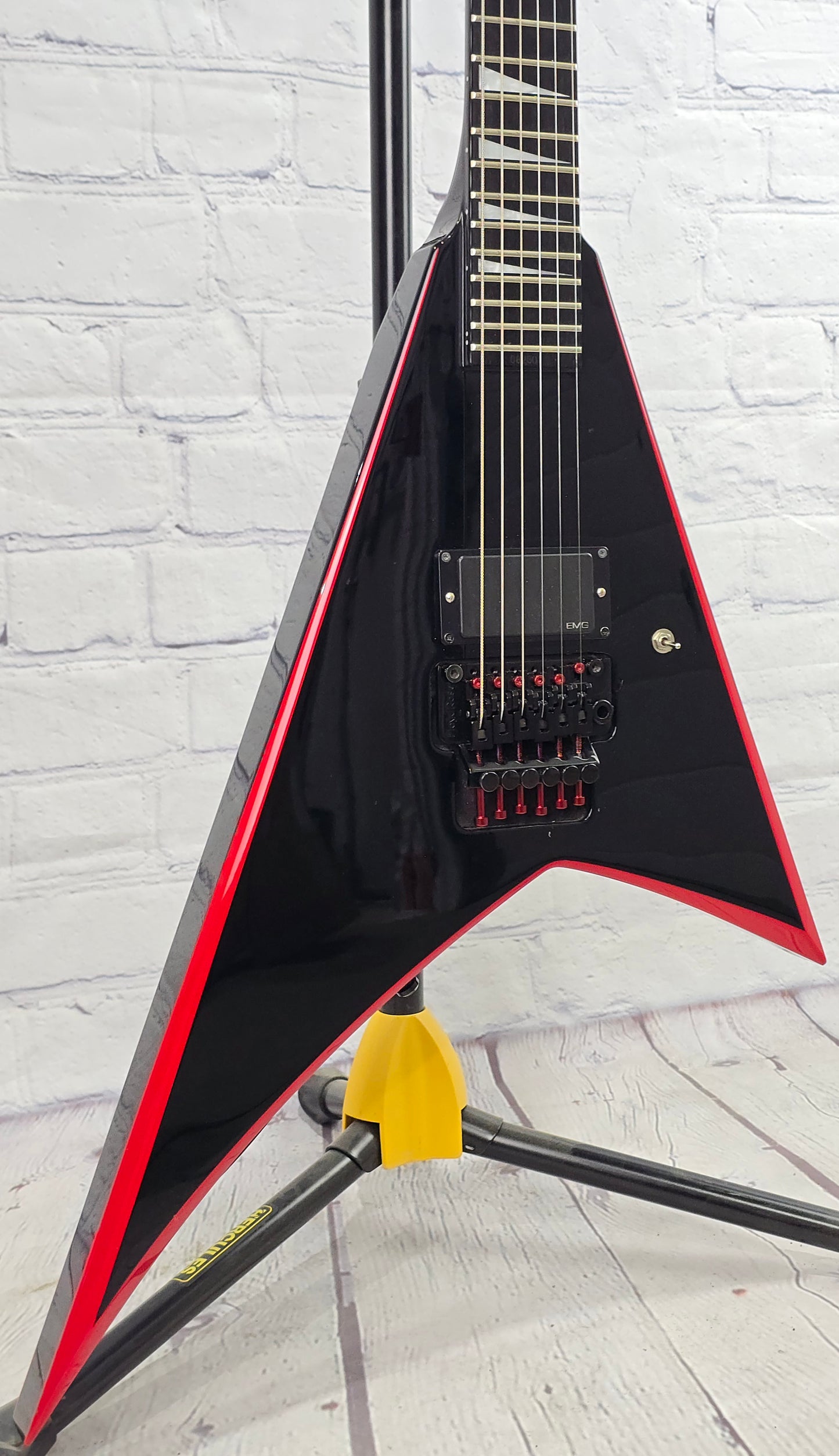 USED Jackson Pro RR24 6 String Electric Guitar Blood Red Bevels