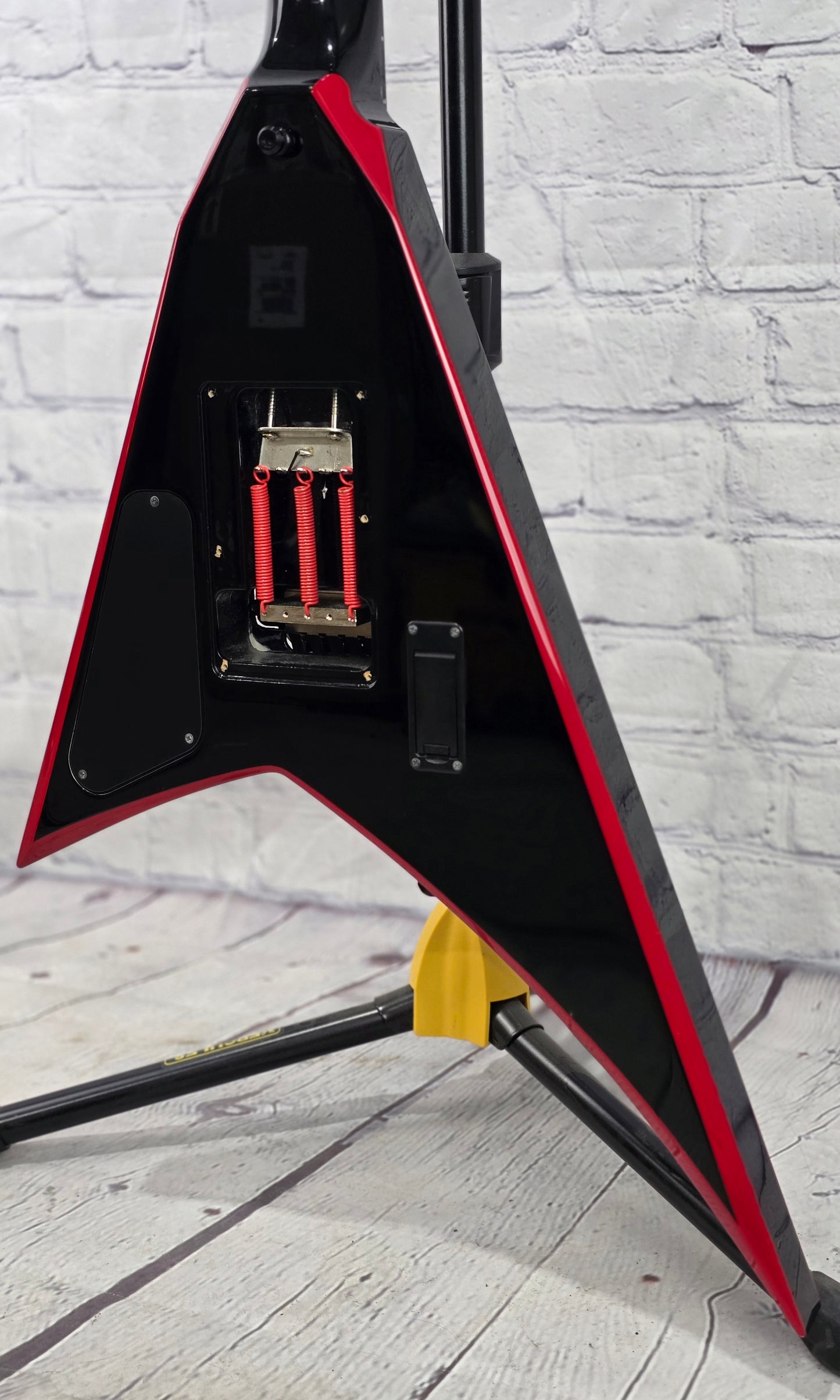 USED Jackson Pro RR24 6 String Electric Guitar Blood Red Bevels