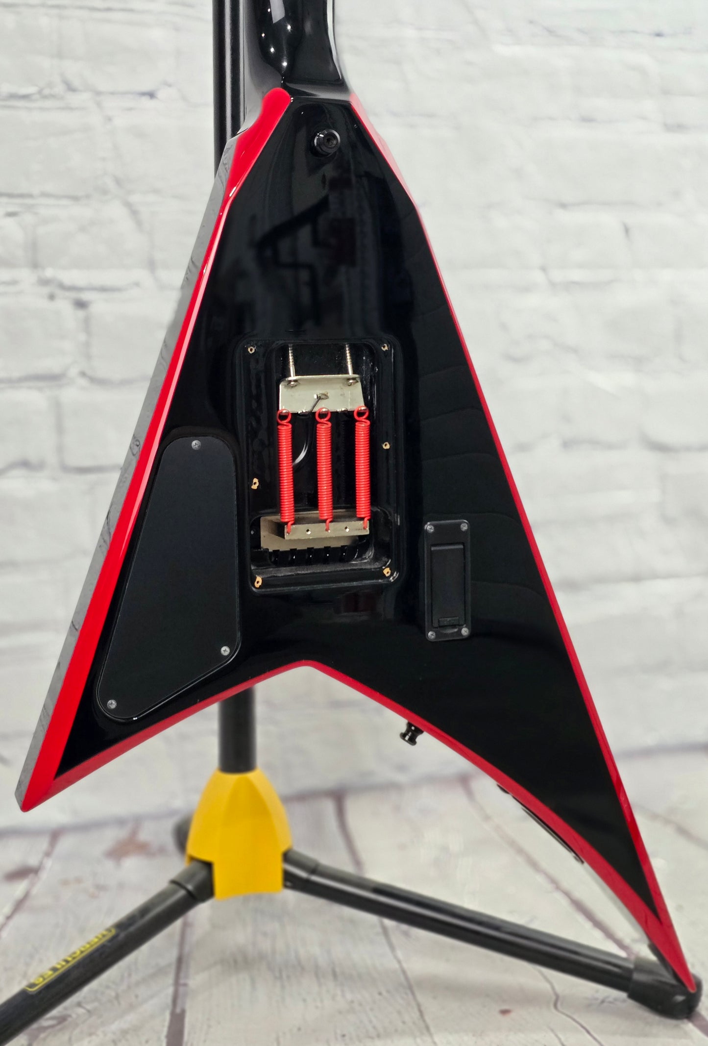 USED Jackson Pro RR24 6 String Electric Guitar Blood Red Bevels