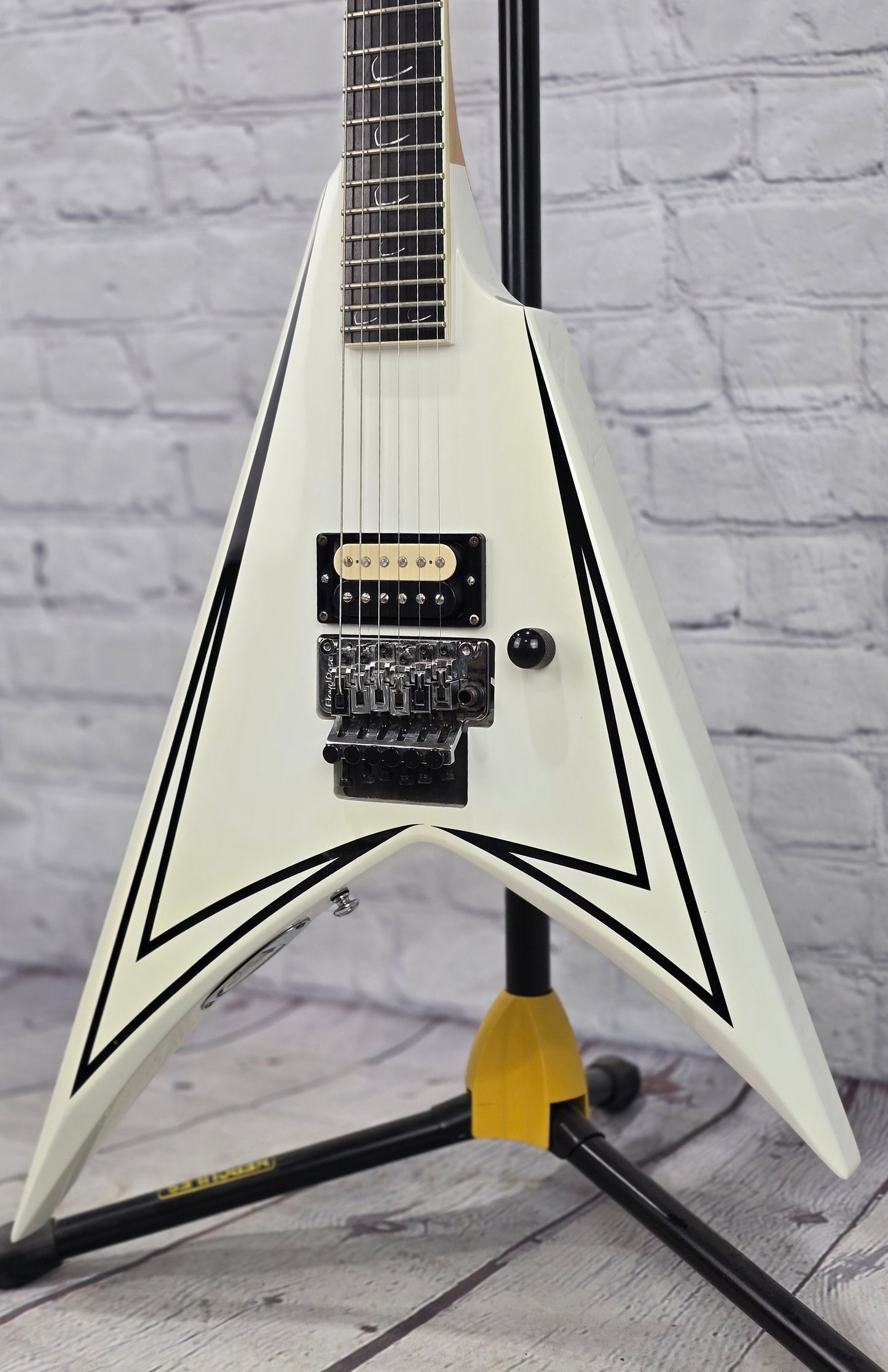 USED ESP LTD Alexi-600 Scythe Alexi Laiho V 6 String Electric Guitar Gloss White
